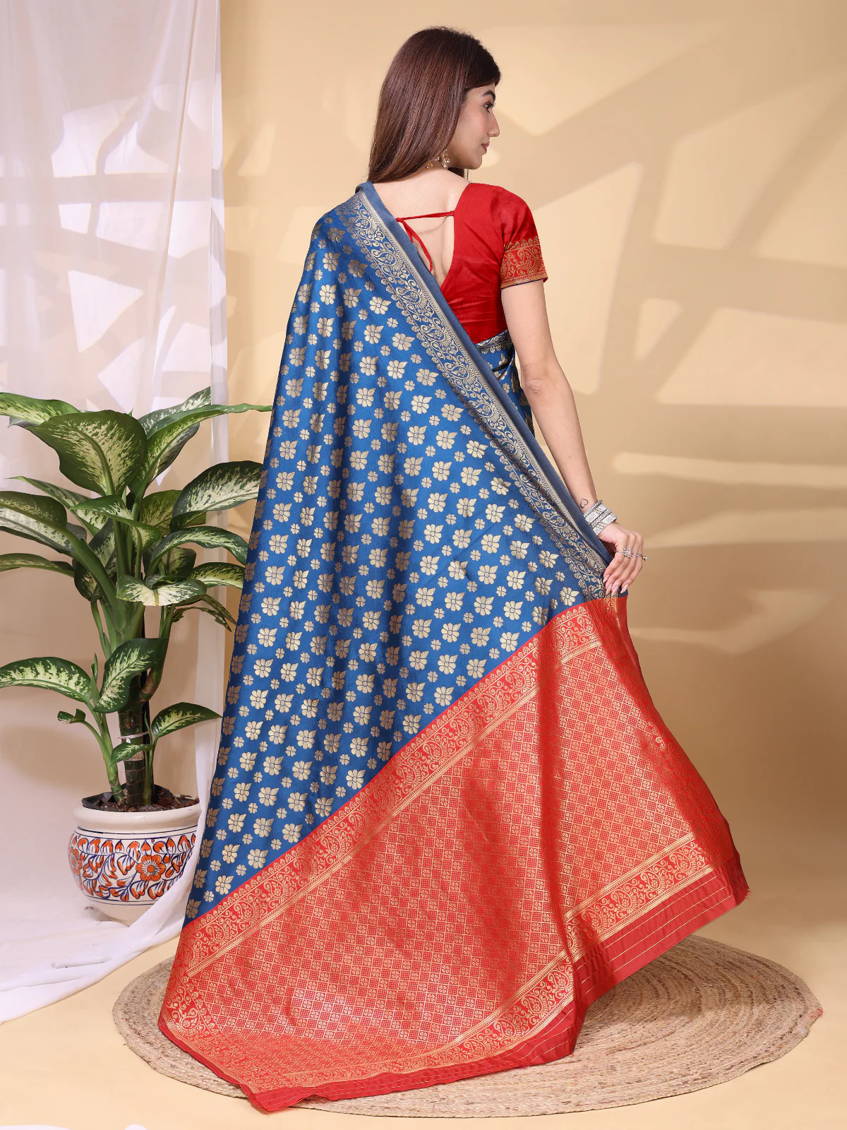Odette Navy Blue Silk Blend Woven Saree For Women - Image 3