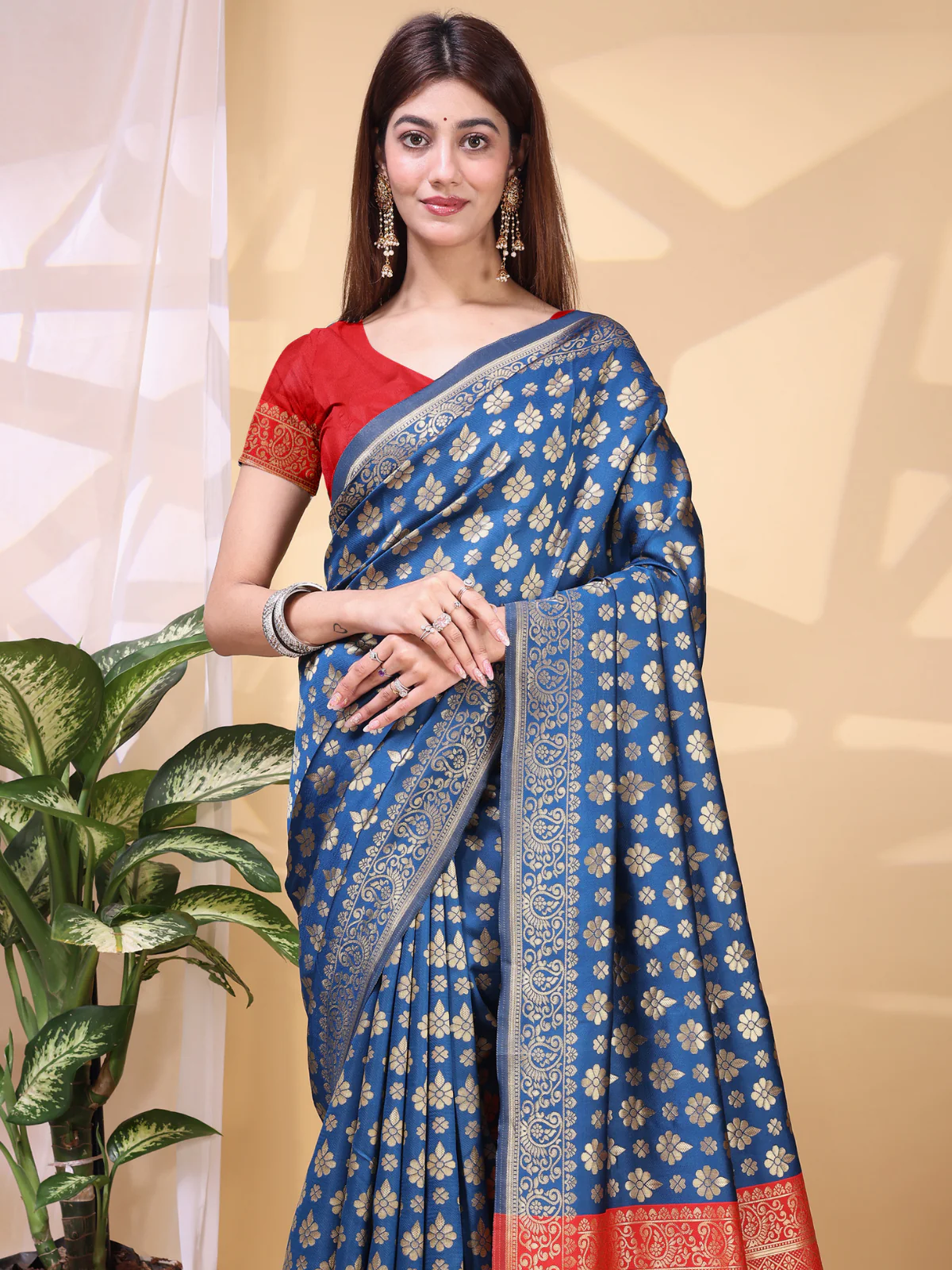 Odette Navy Blue Silk Blend Woven Saree For Women - Image 4