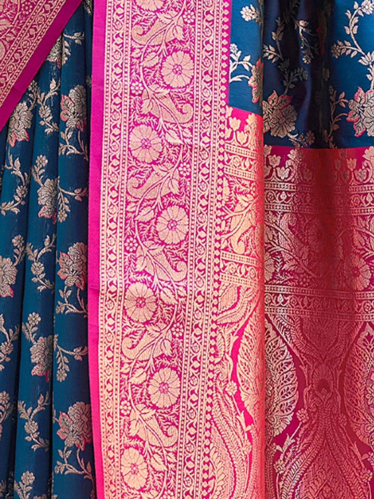 Odette Navy Blue Silk Blend Woven Saree For Women - Image 4
