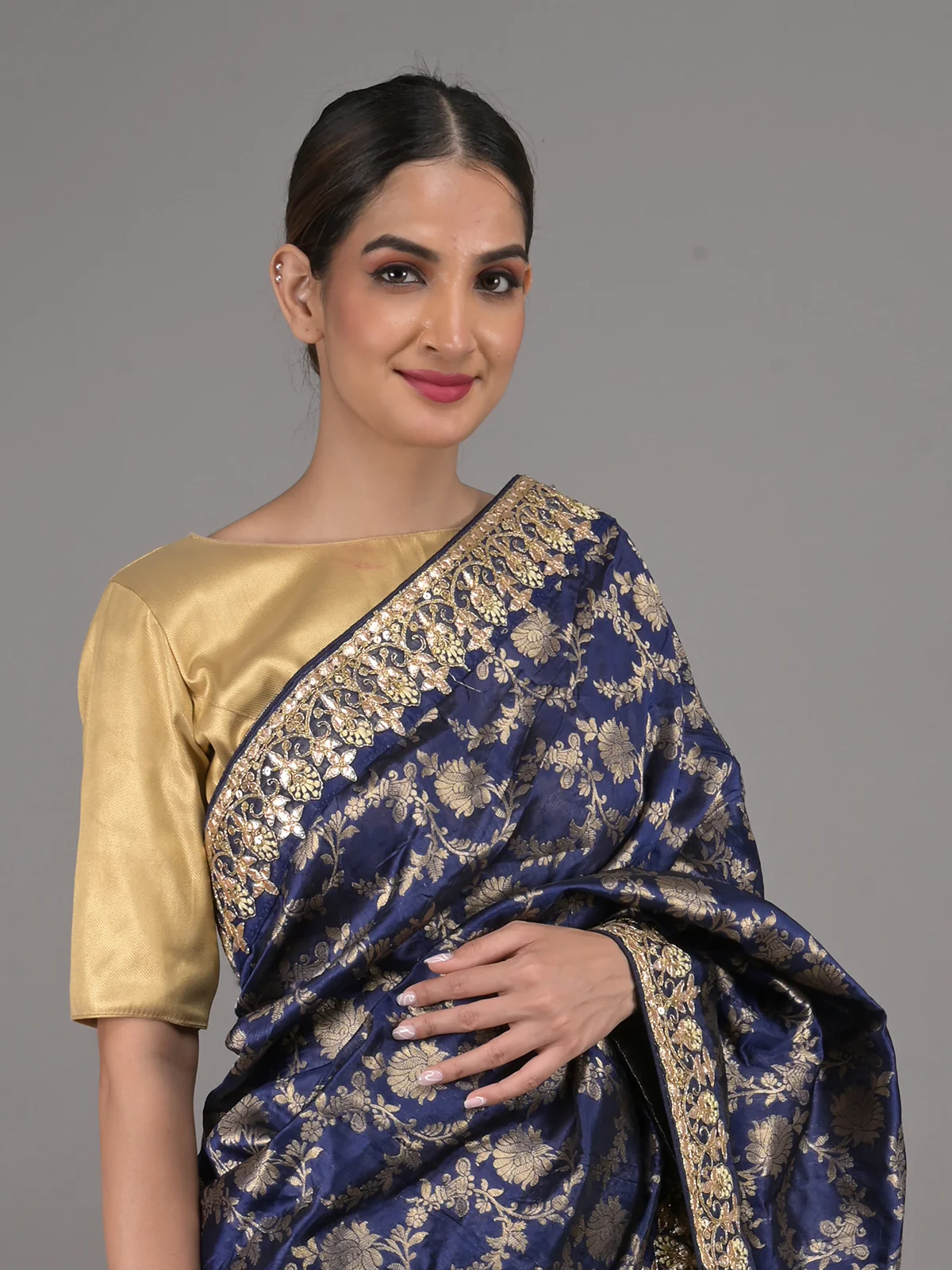 Odette Navy Blue Silk Blend Woven Saree With Unstitched Blouse For Women - Image 4