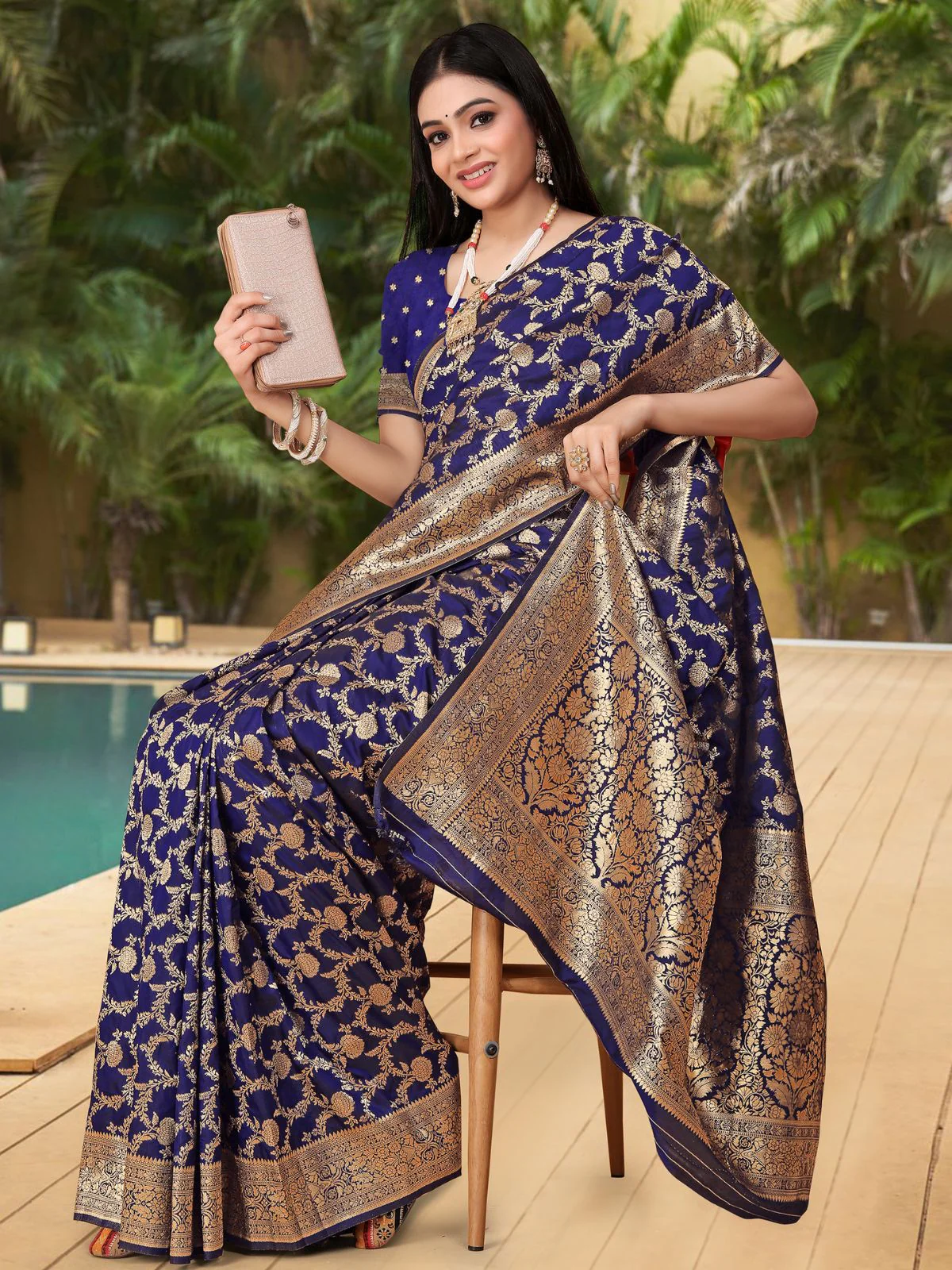 Odette Navy Blue Woven Banarasi Silk Saree With unstitched Blouse For Women - Image 3