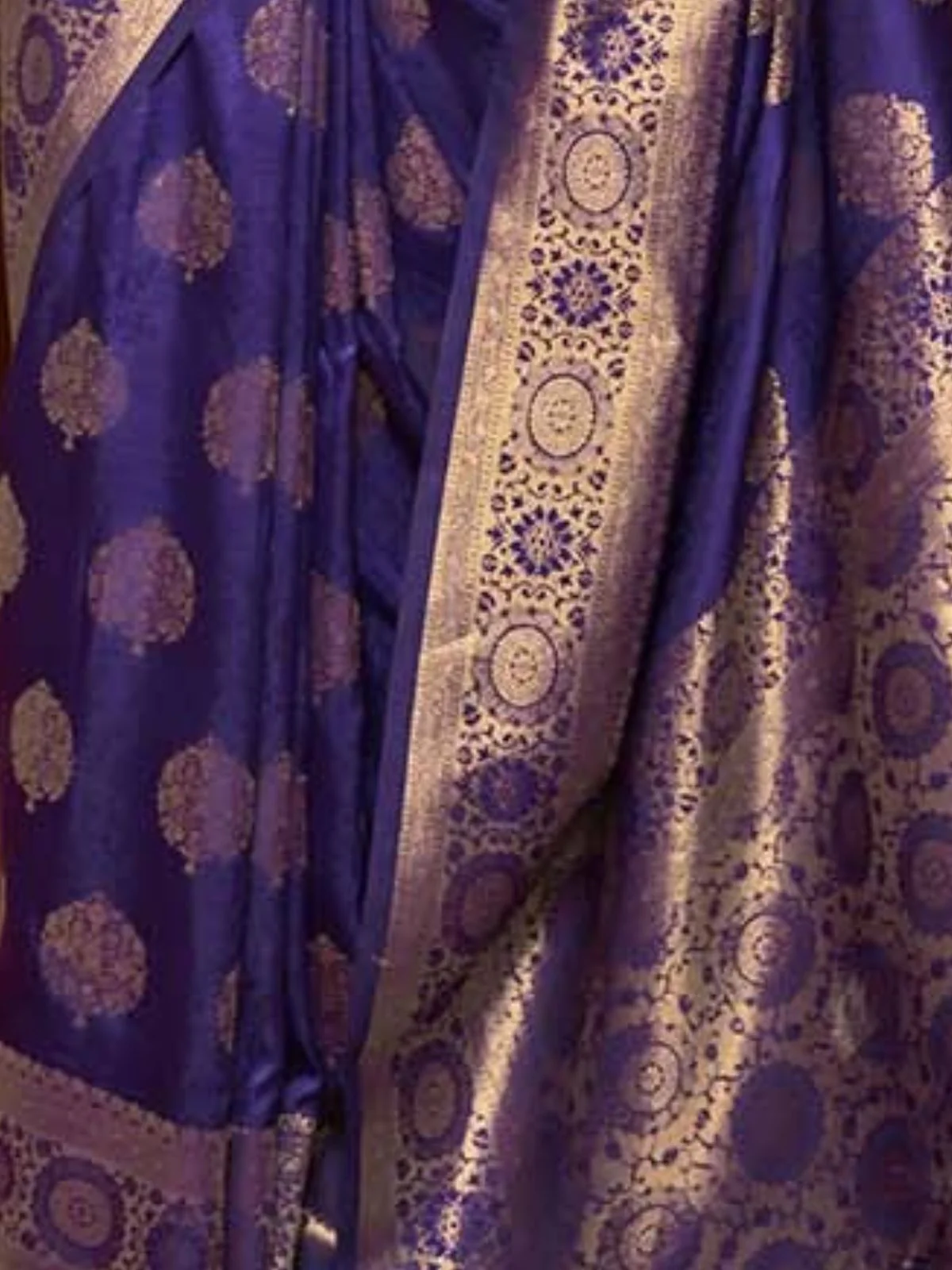 Odette Navy Blue Woven Design Silk Blend Saree With Unstitched Blouse For Women - Image 4