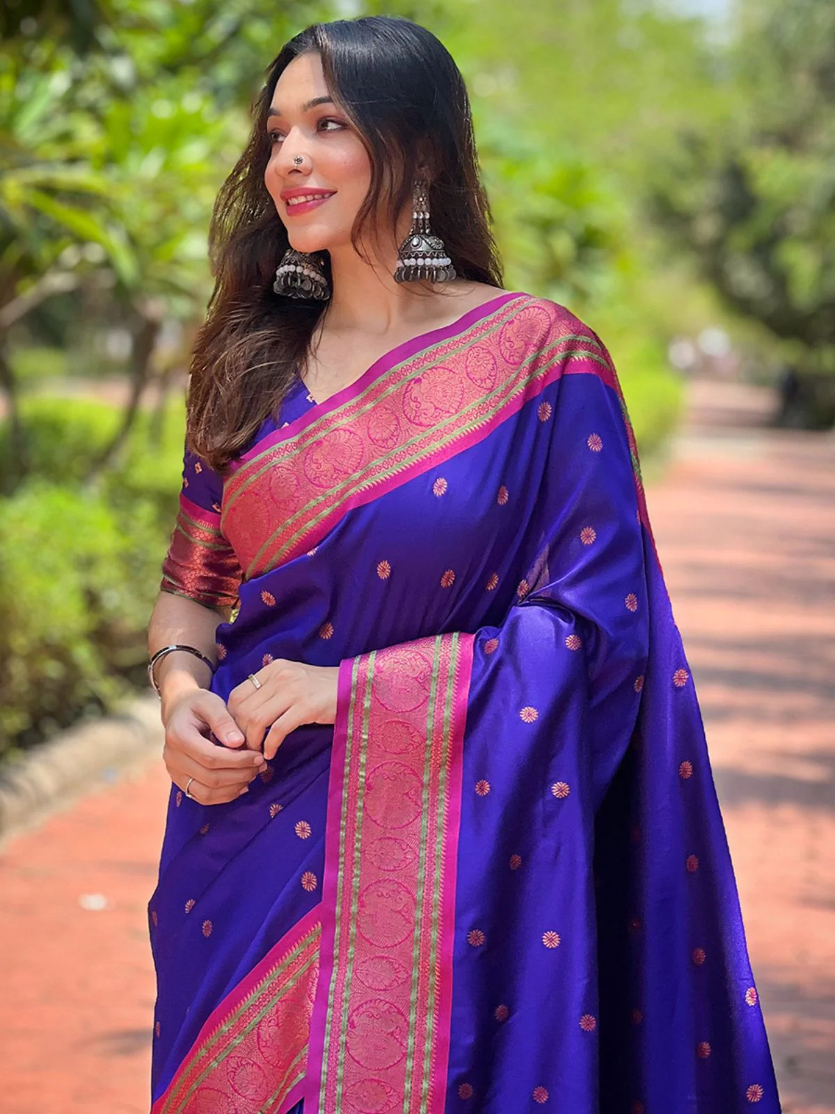 Odette Navy Blue Woven Design Silk Blend Saree With Unstitched Blouse For Women - Image 3