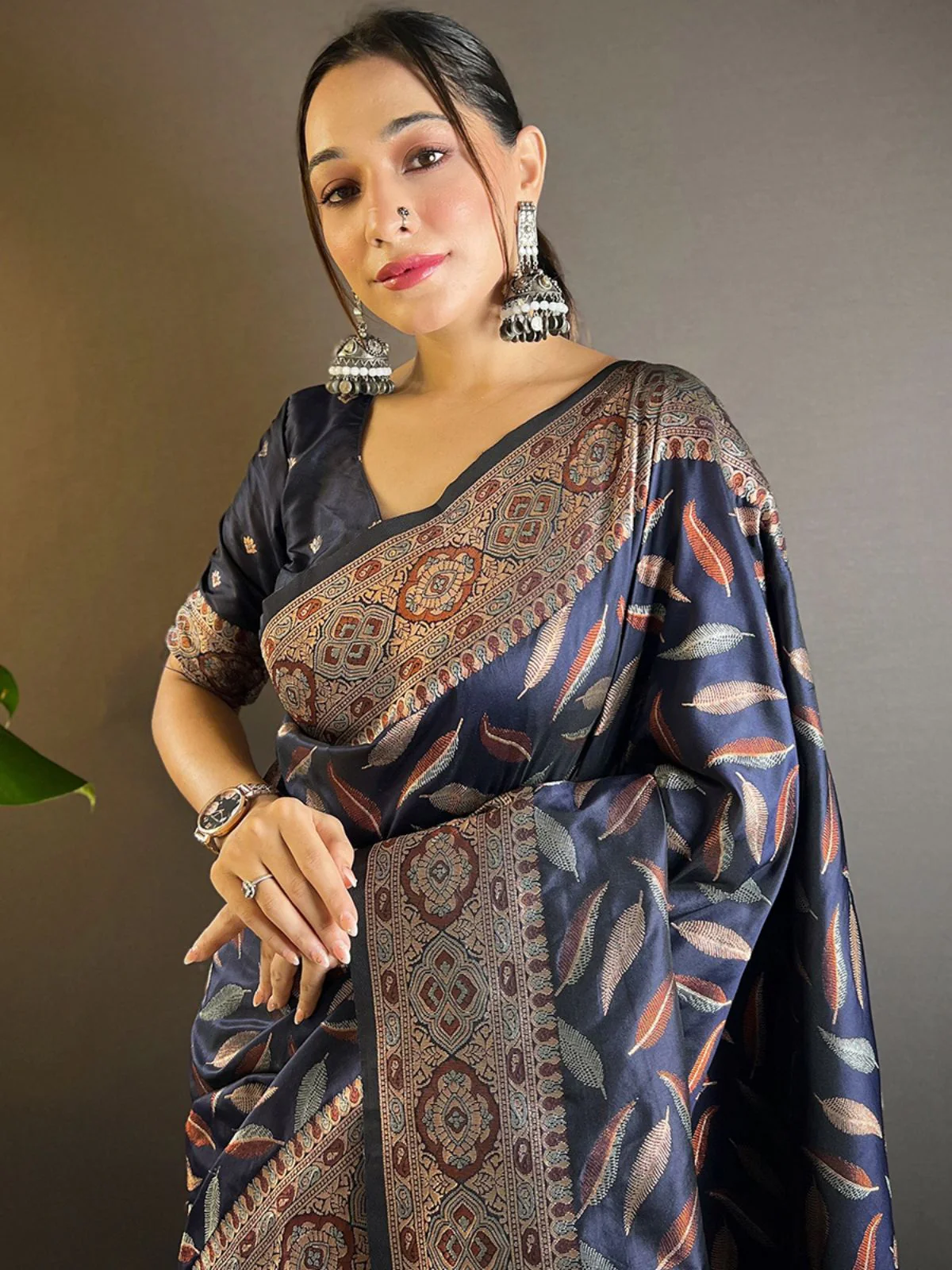 Odette Navy Blue Woven Design Soft Silk Saree With Unstitched Blouse For Women - Image 3