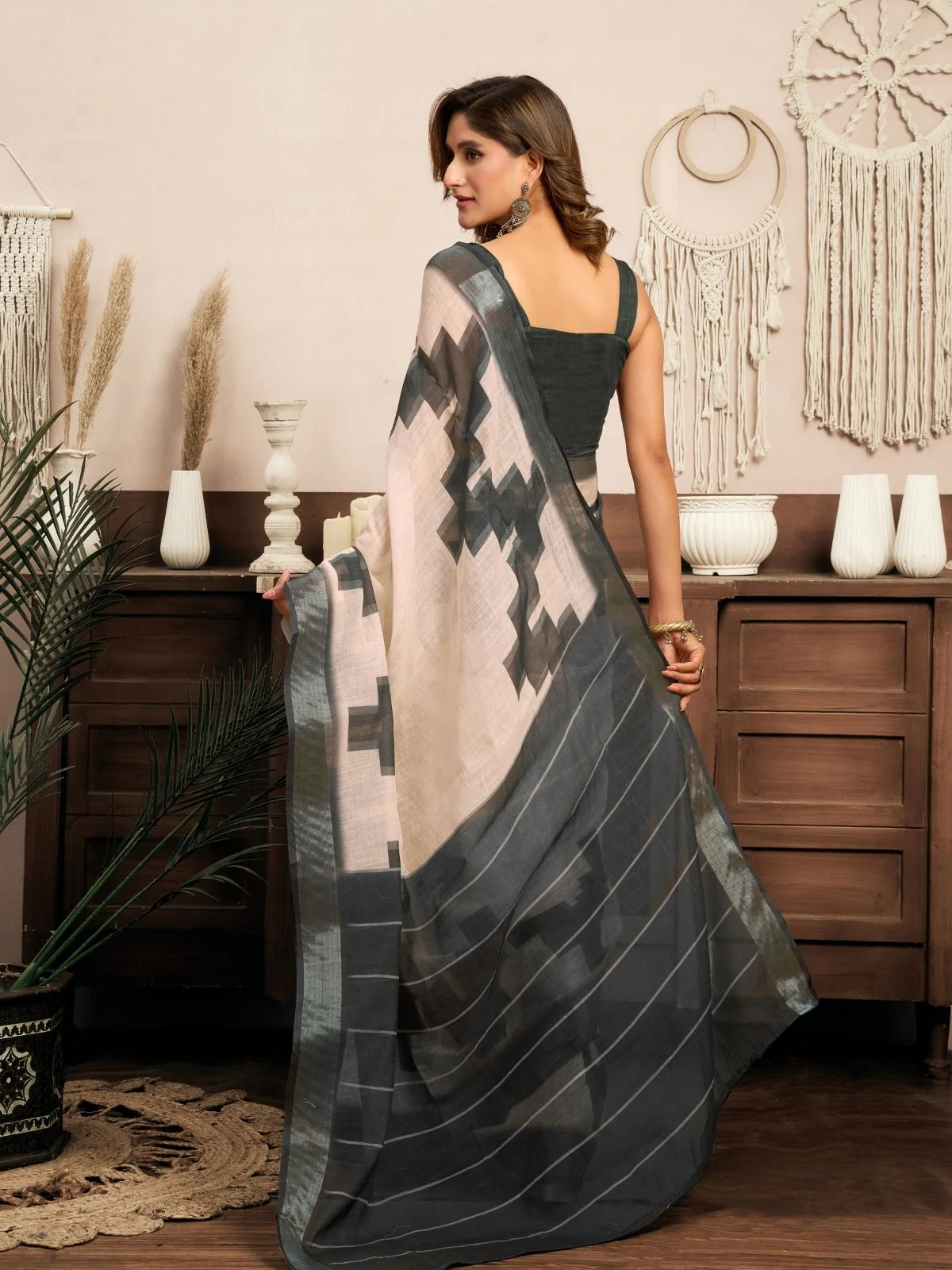 Odette Off White And Grey Cotton Linen Zari Work Saree For Women - Image 4