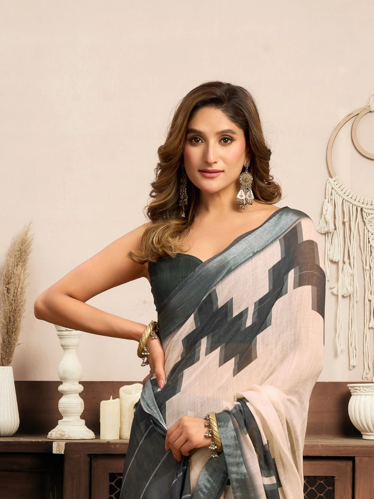 Odette Off White And Grey Cotton Linen Zari Work Saree For Women - Image 5