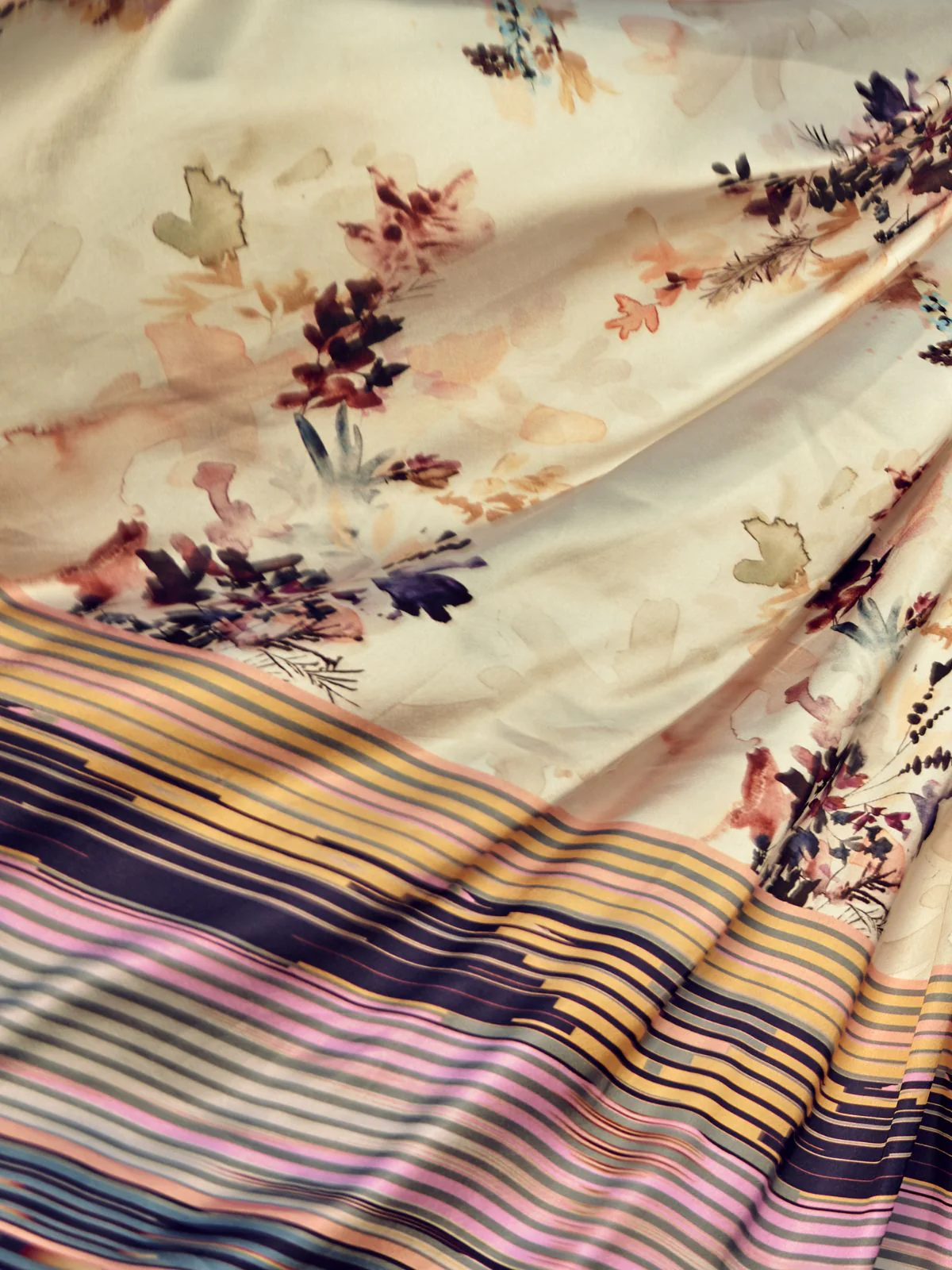 Odette Off White And Wine Satin Printed Saree With Unstitched Blouse For Women - Image 3