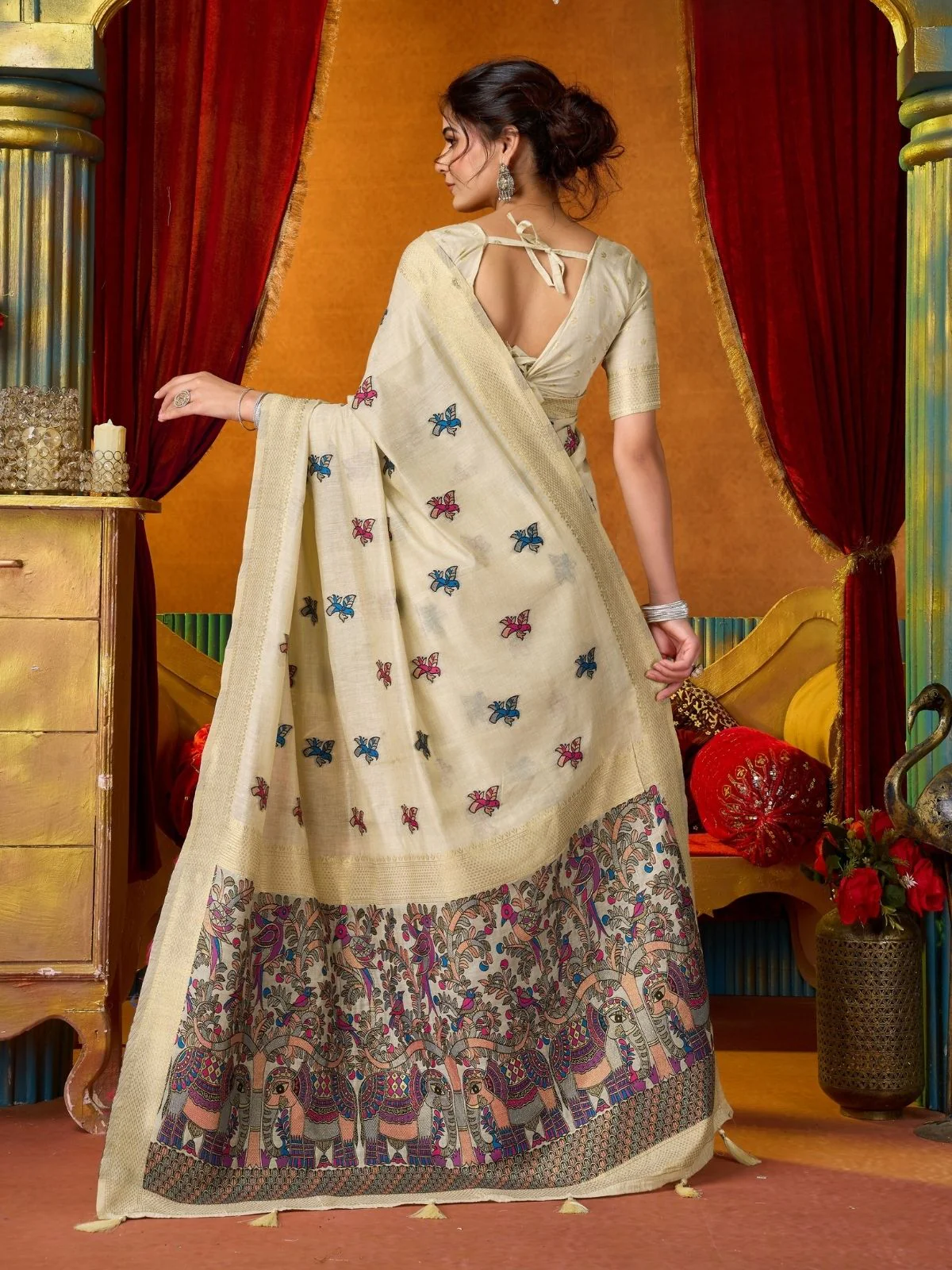 Odette Off White Cotton Blend Printed Saree For Women - Image 4