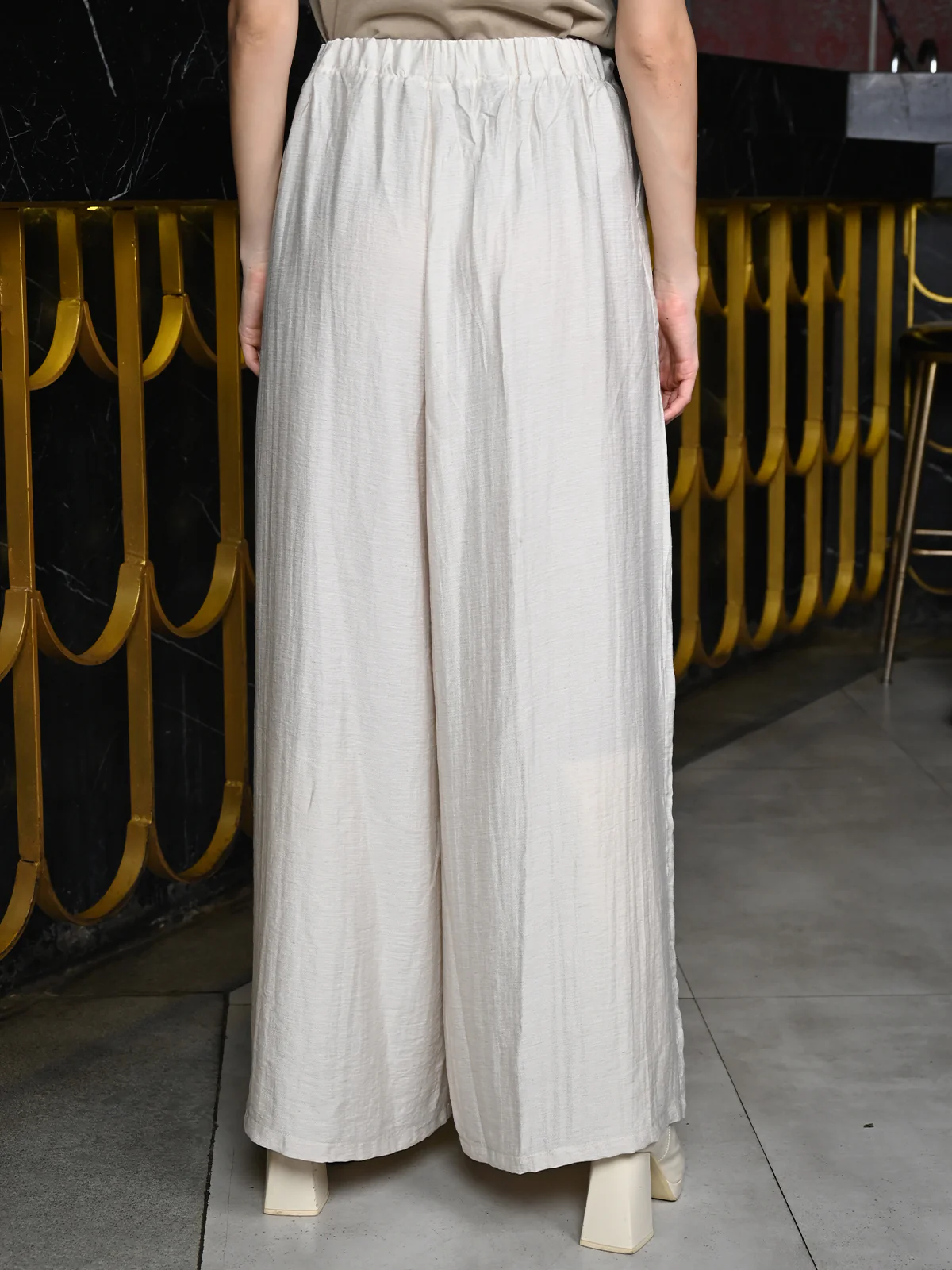 Odette Off White Cotton Linen Solid Trouser For Women - Image 4
