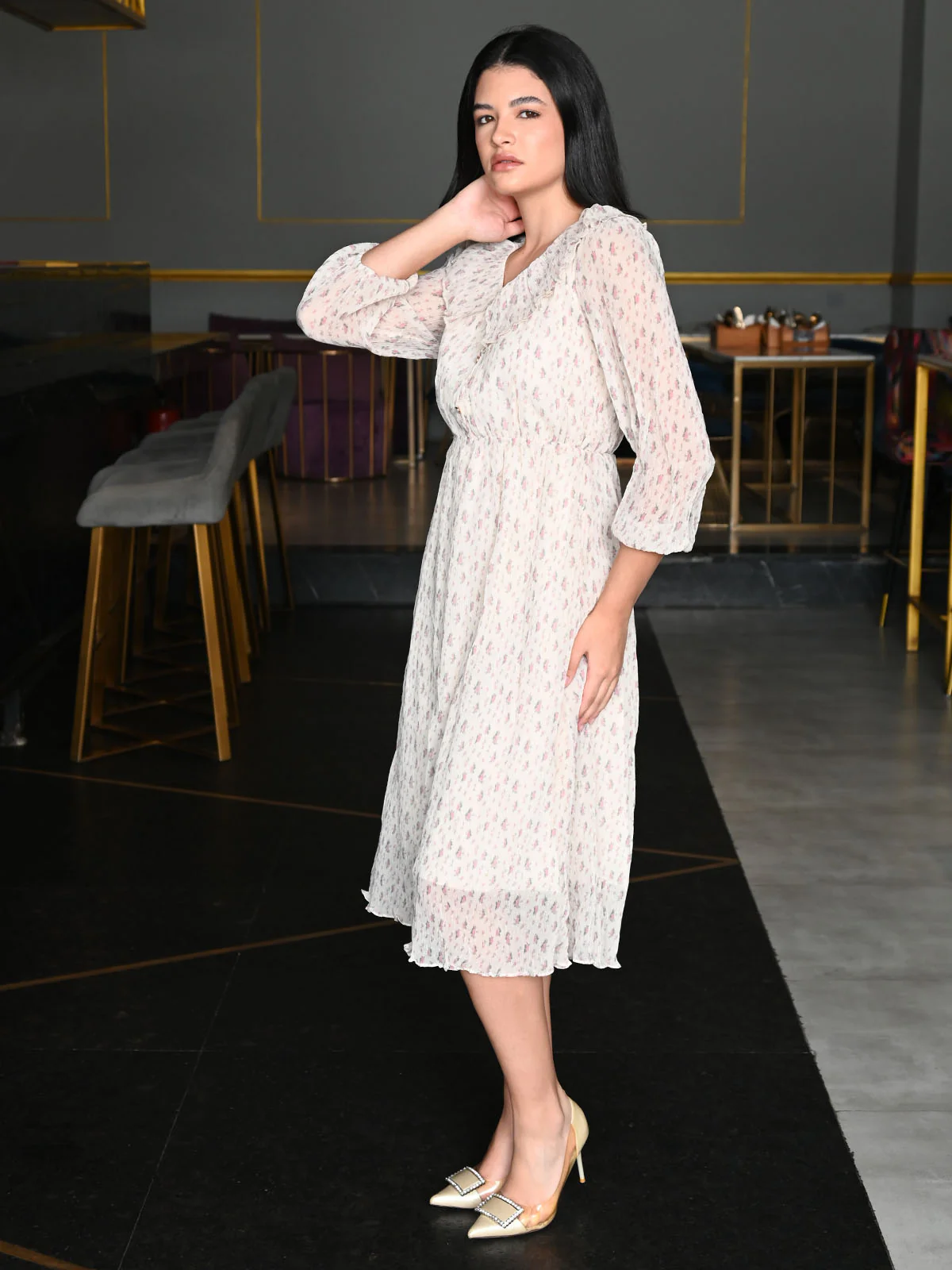 Odette Off White Crinkled Georgette Printed Dress For Women - Image 2