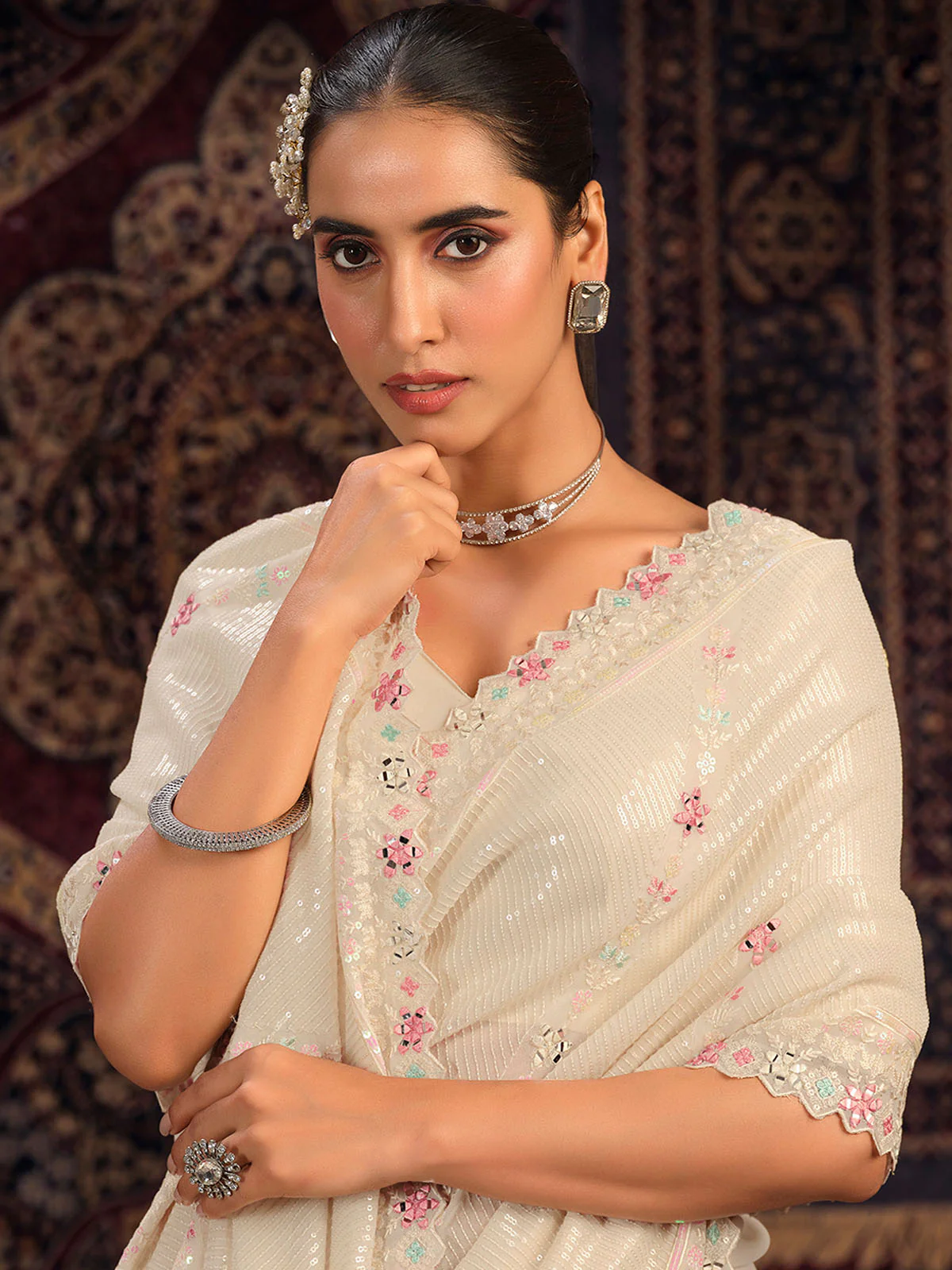 Odette Off white Embellished Georgette Saree With unstitched Blouse For Women - Image 4