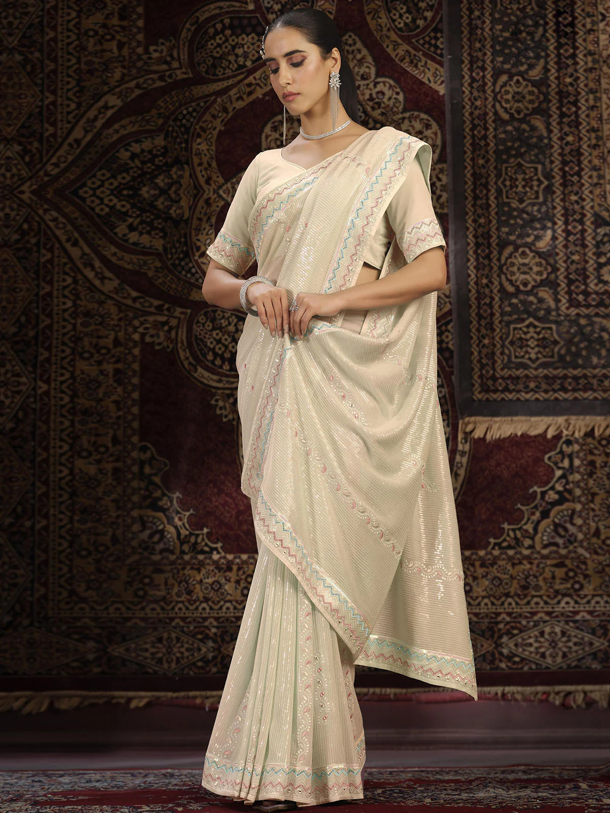 Odette Off white Embellished Georgette Saree With unstitched Blouse For Women - Image 2
