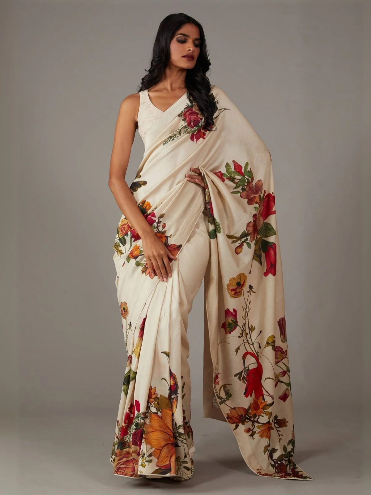Odette Off White Georgette Floral Printed Saree With Unstitched Blouse For Women - Image 3