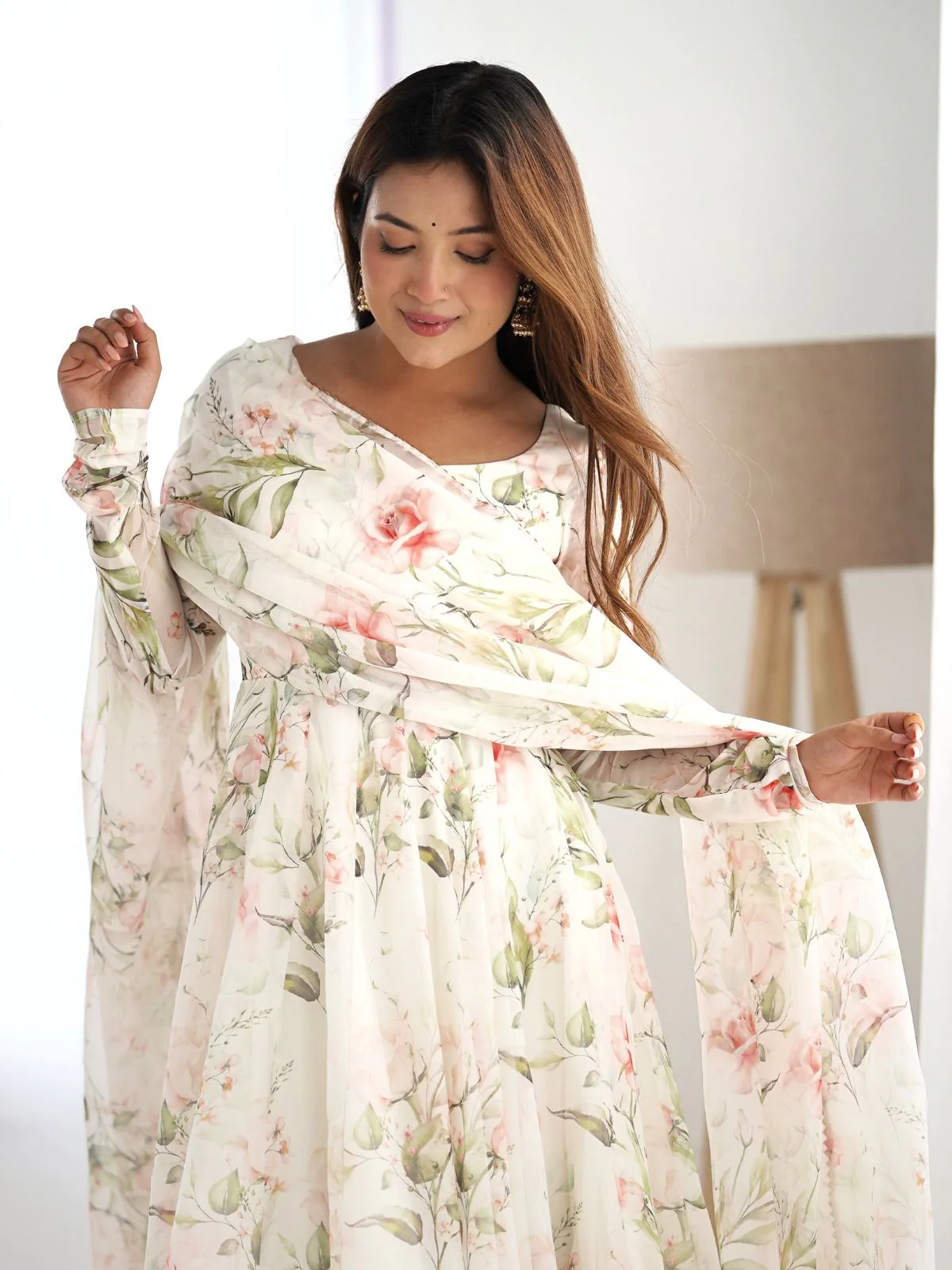Odette Off White Georgette Printed Kurta Set For Women - Image 4