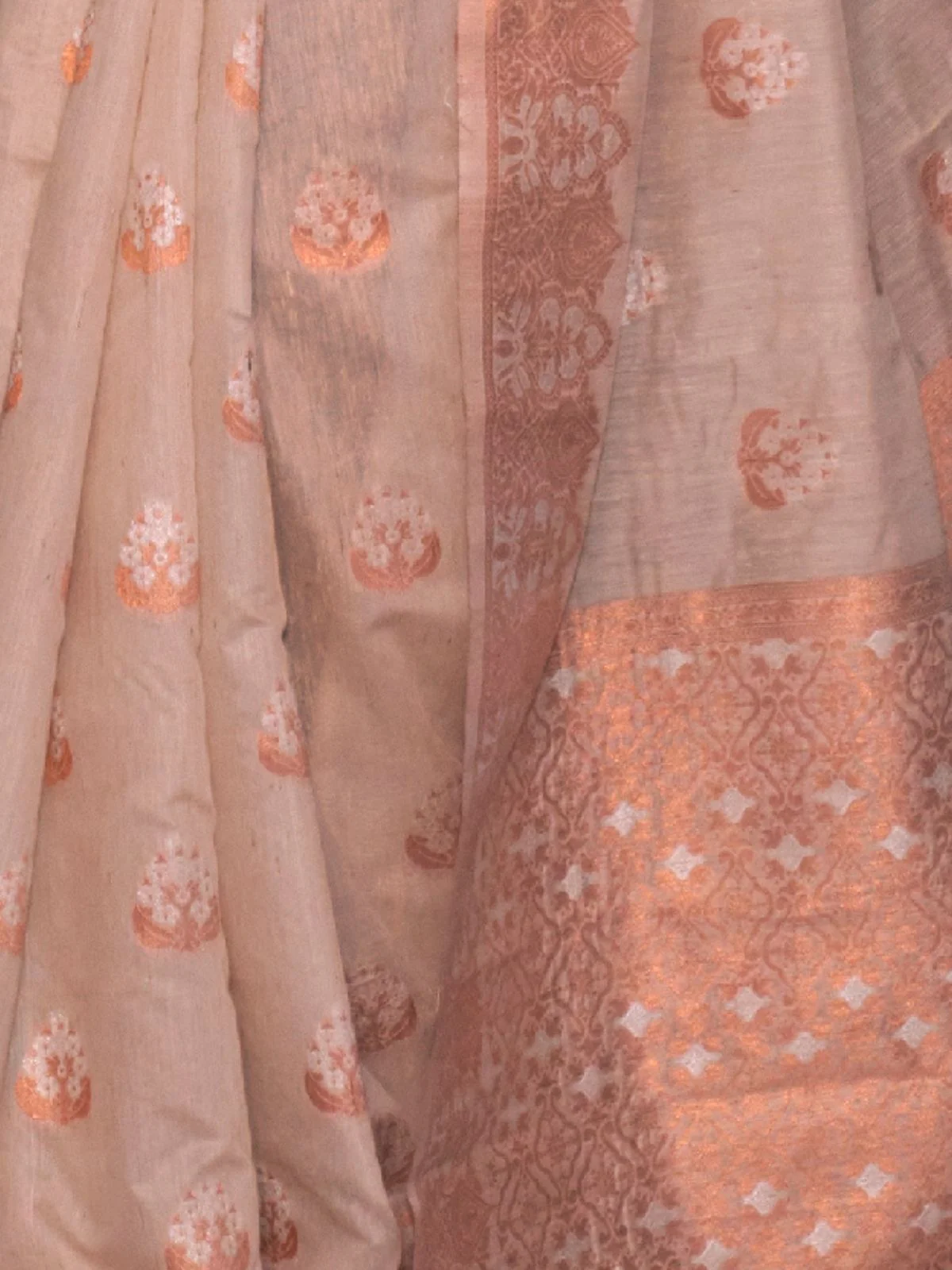 Odette Off White Linen Woven Saree With Unstitched Blouse For Women - Image 3
