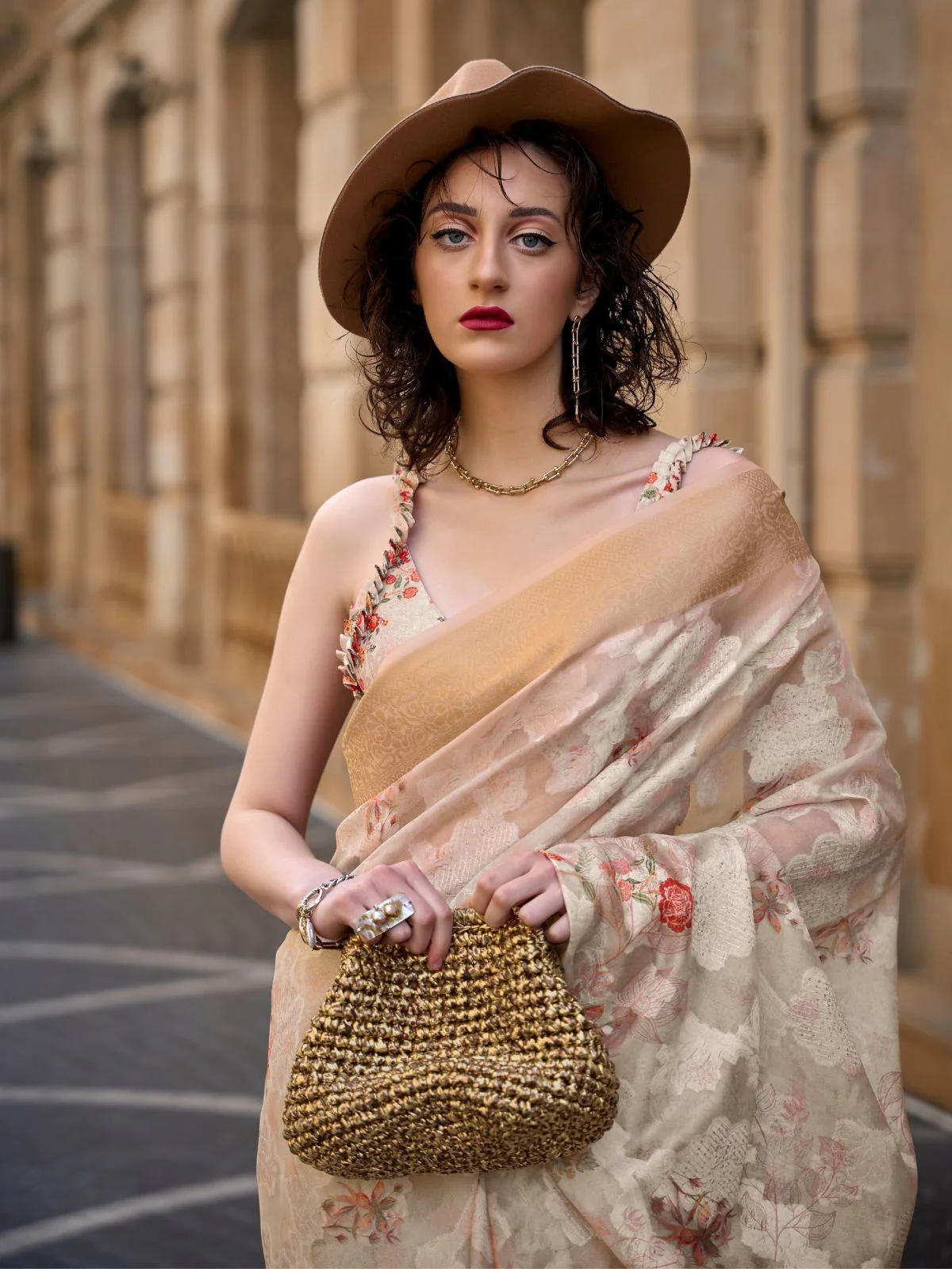 Odette Off White Poly Brasso Woven Saree With Unstitched Blouse For Women - Image 2