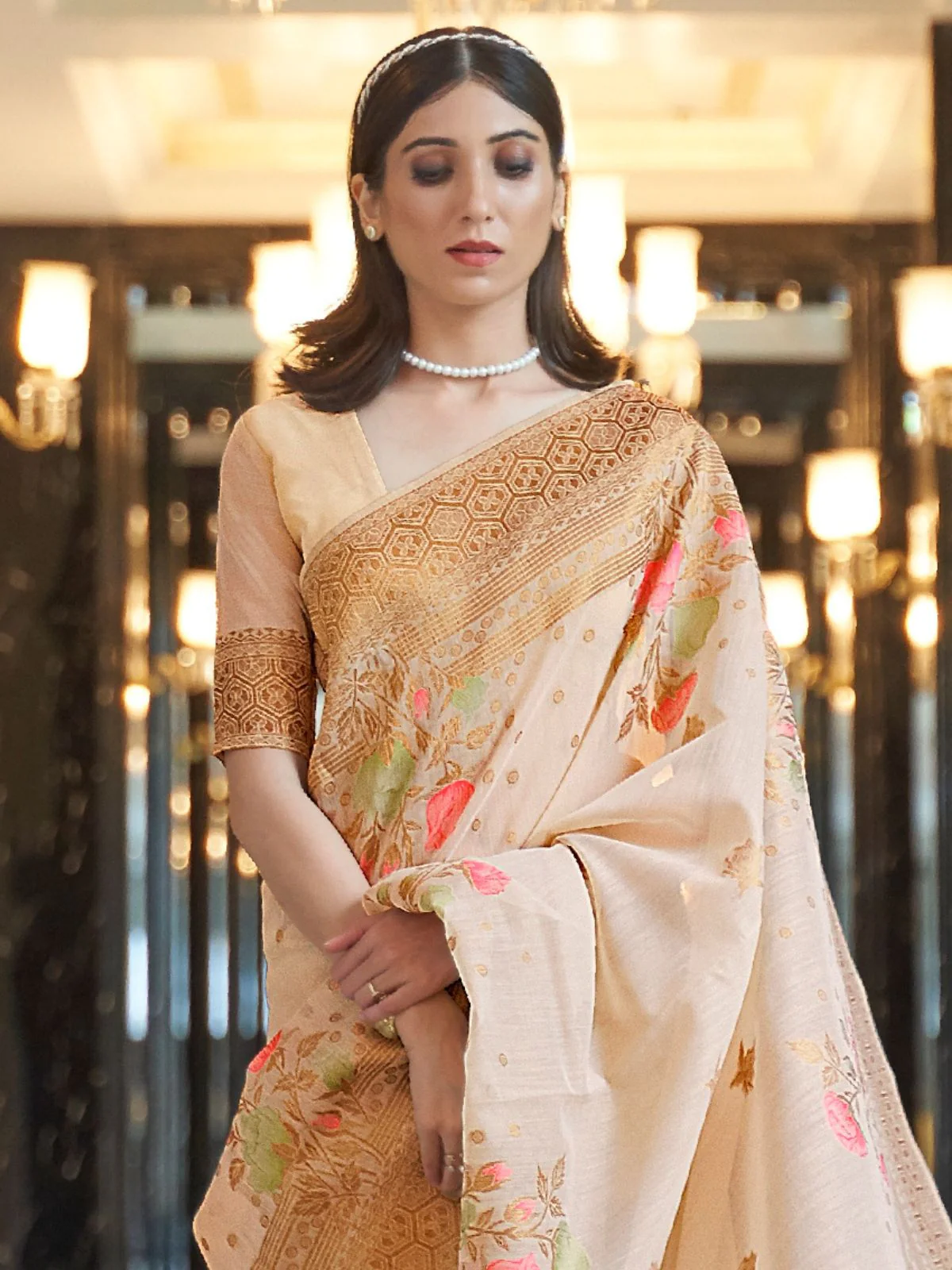 Odette Off White Printed Linen Saree With Unstitched Blouse For Women - Image 2