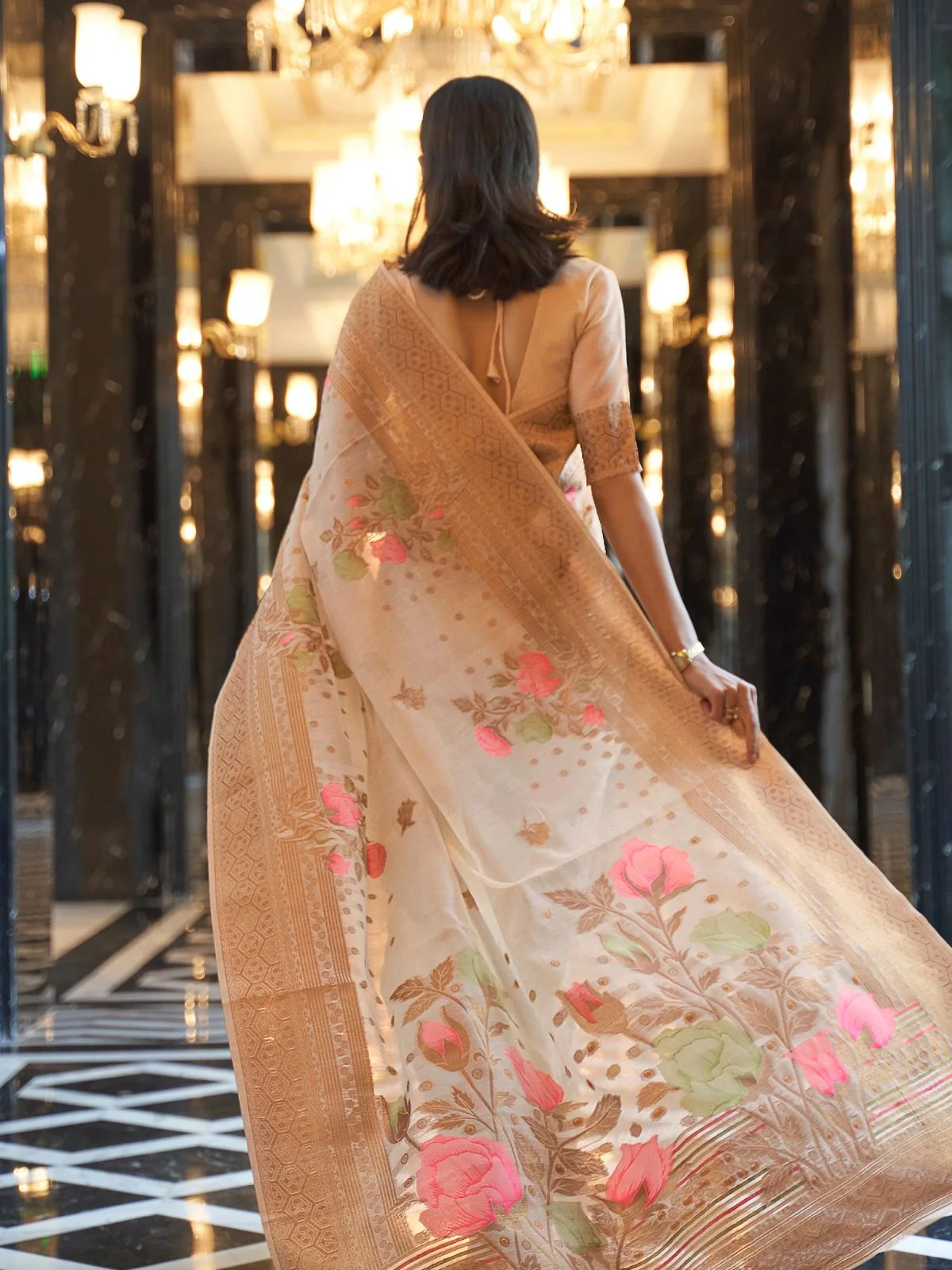 Odette Off White Printed Linen Saree With Unstitched Blouse For Women - Image 3