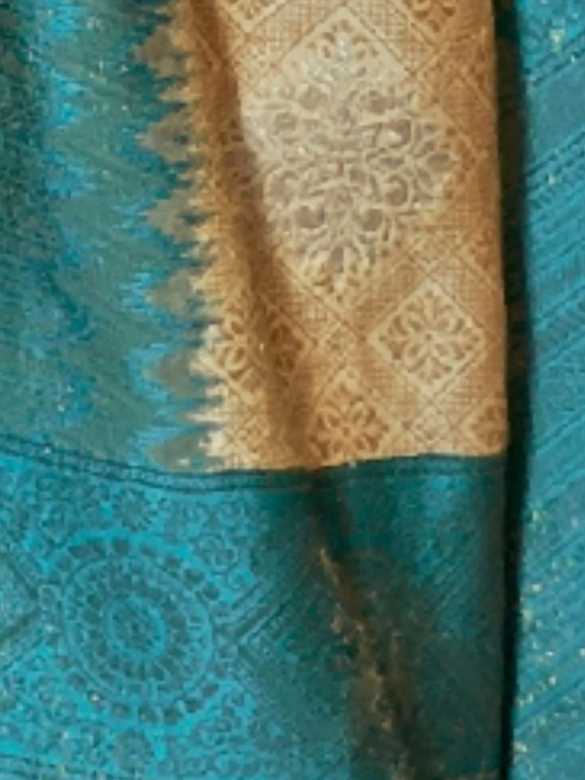 Odette Off White Silk Blend Woven Saree With Unstitched Blouse for Women - Image 3