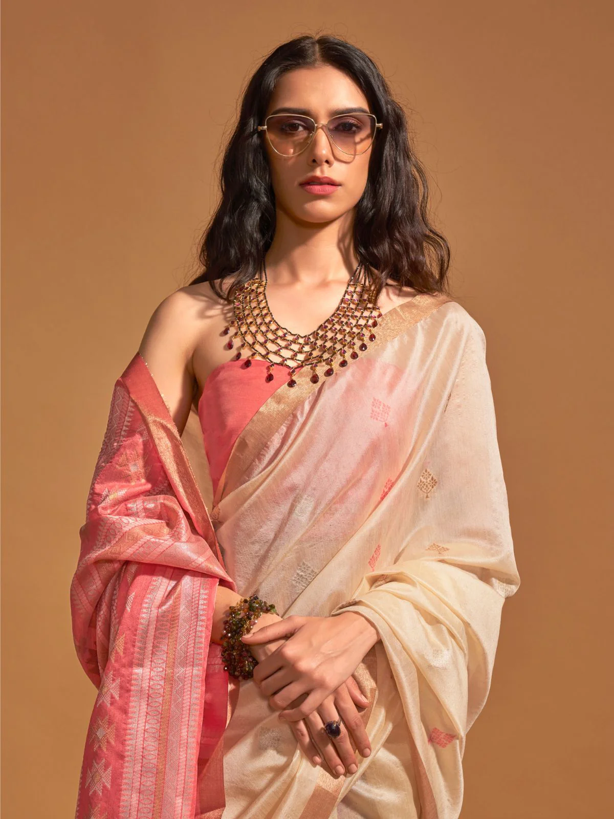 Odette Off White Silk Blend Woven Saree With Unstitched Blouse For Women - Image 2