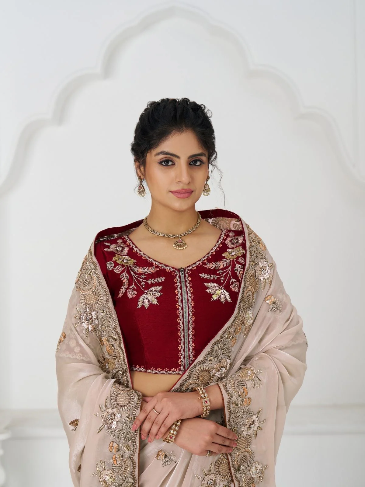 Odette Off White Viscose Silk Embroidered Saree For Women - Image 5