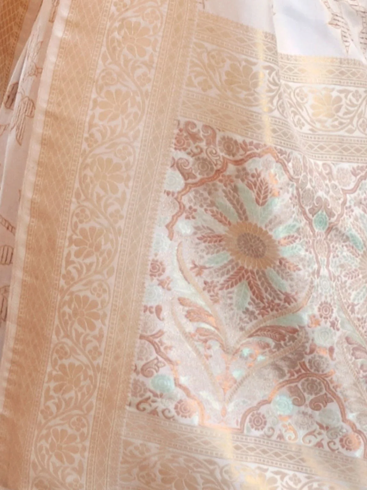 Odette Off White Woven Design Silk Blend Saree With Unstitched Blouse For Women - Image 4
