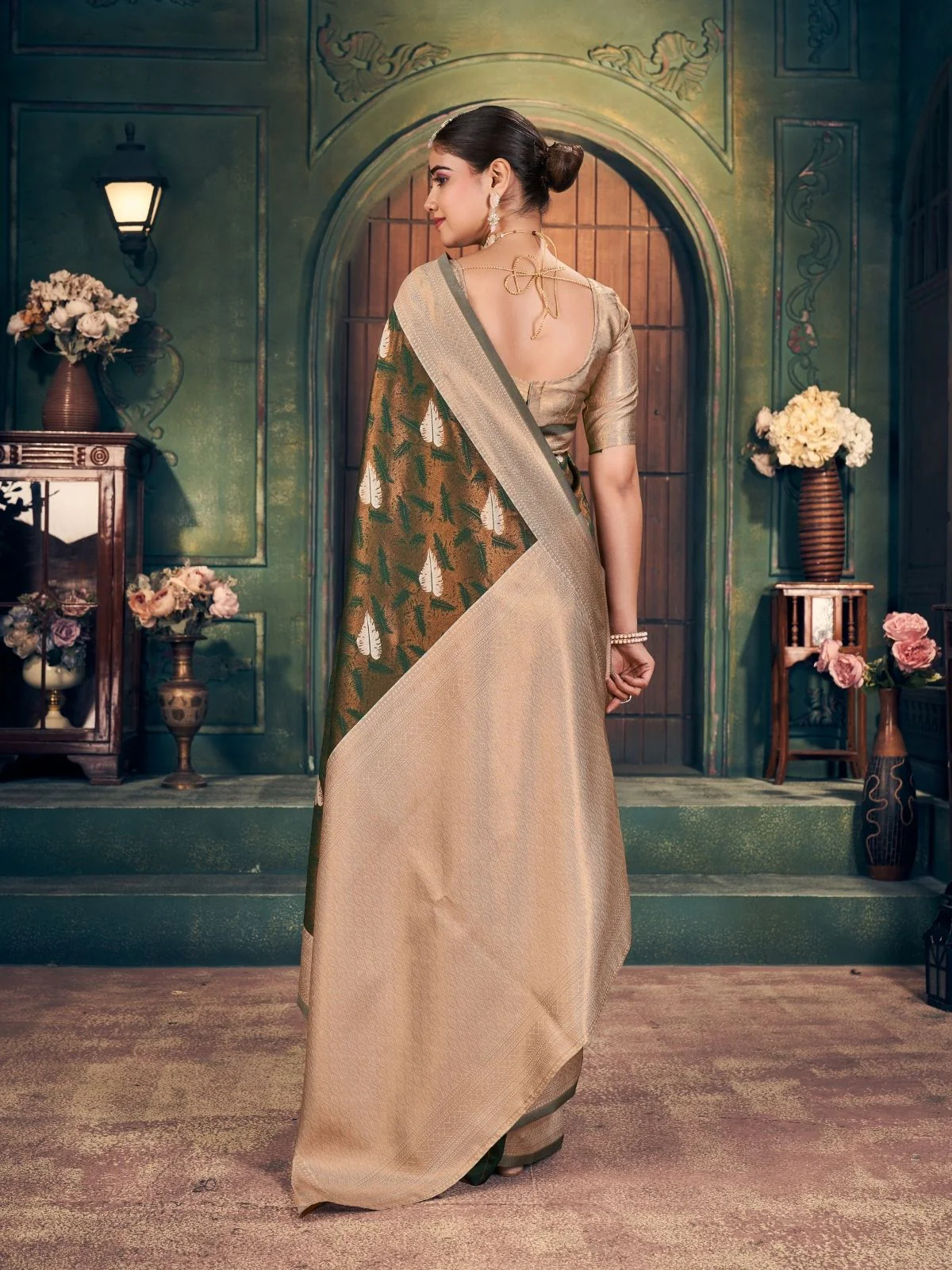 Odette Olive And Beige Silk Blend Woven Saree For Women - Image 3