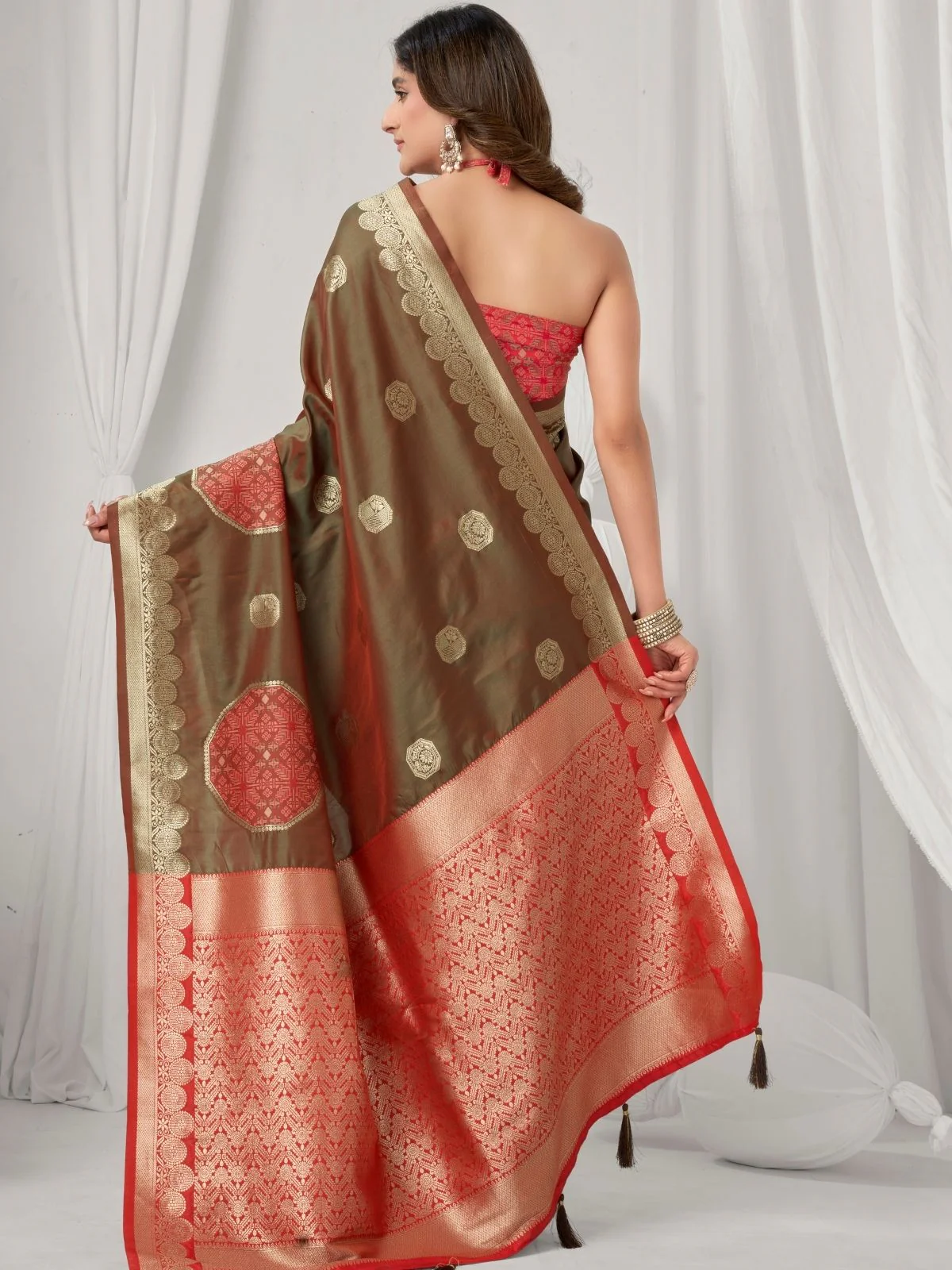 Odette Olive Brown and Red Silk Blend Woven Saree For Women - Image 4
