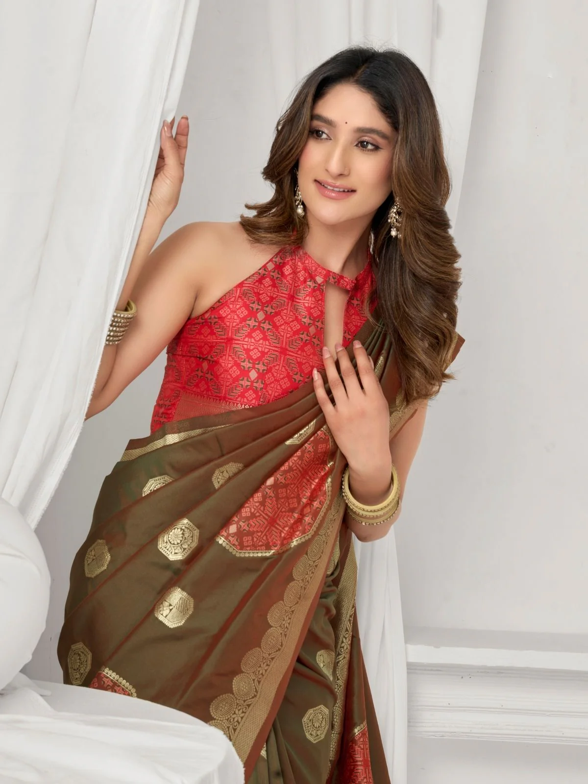 Odette Olive Brown and Red Silk Blend Woven Saree For Women - Image 5