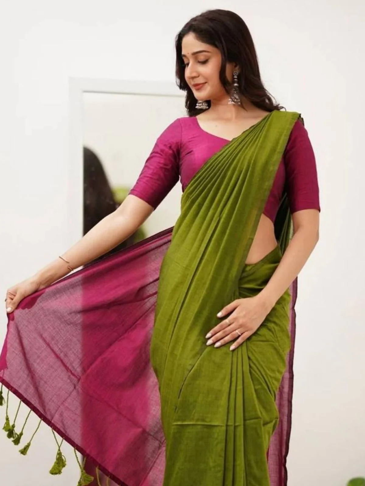 Odette Olive Cotton Blend Solid Saree For Women - Image 2