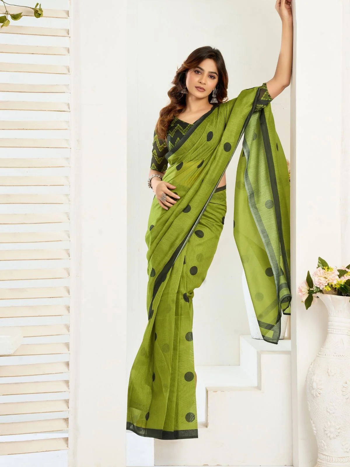 Odette Olive Cotton Linen Zari Work Saree For Women - Image 3