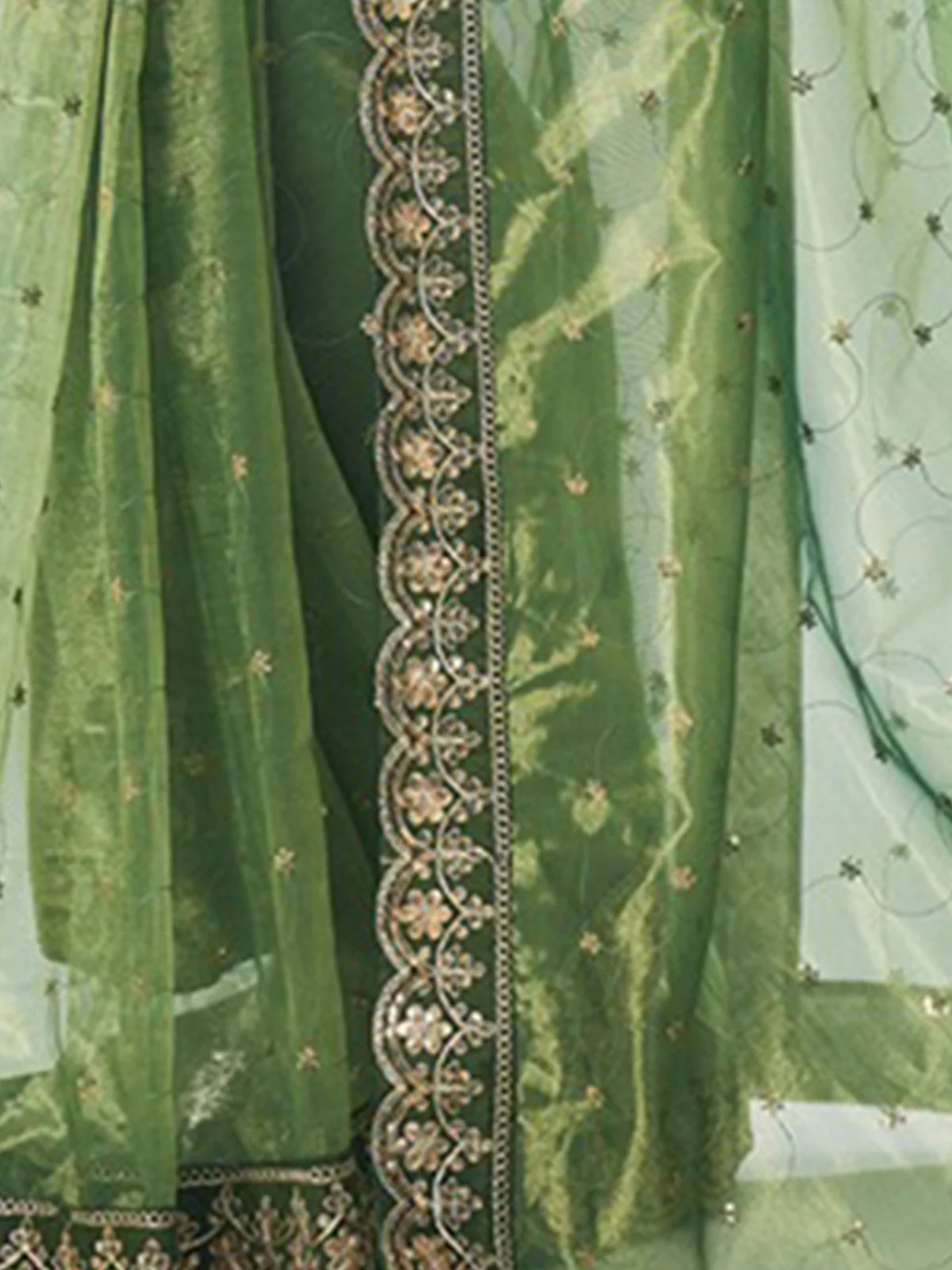 Odette Green Embellished Net Saree With Unstitched Blouse For Women - Image 6