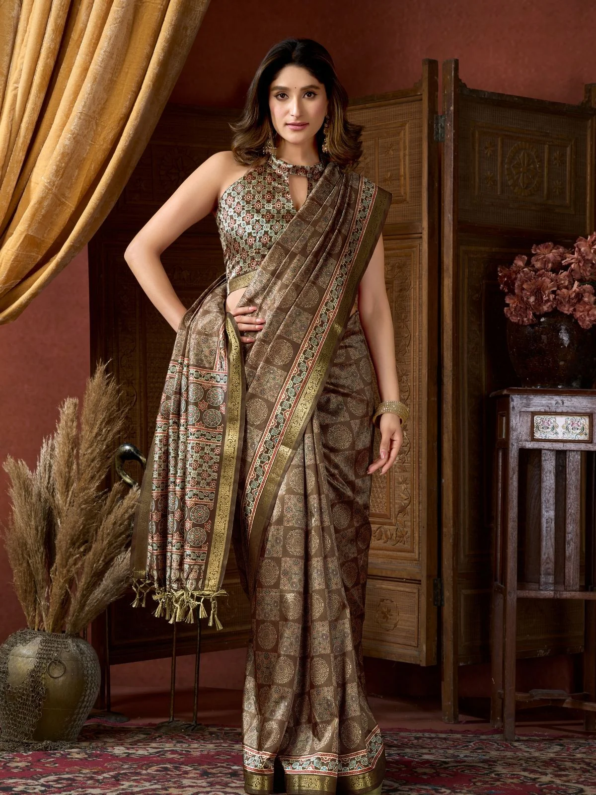 Odette Olive Green Cotton Blend Printed Saree For Women - Image 3