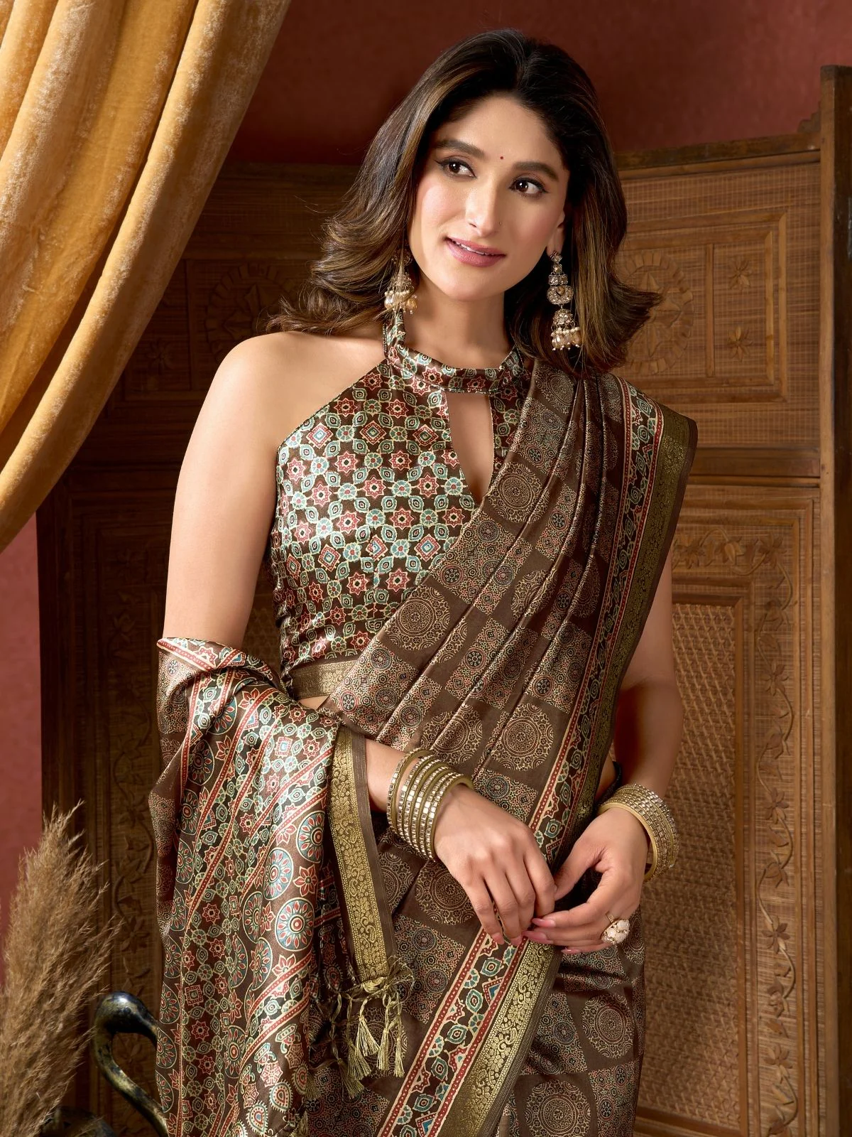 Odette Olive Green Cotton Blend Printed Saree For Women - Image 5