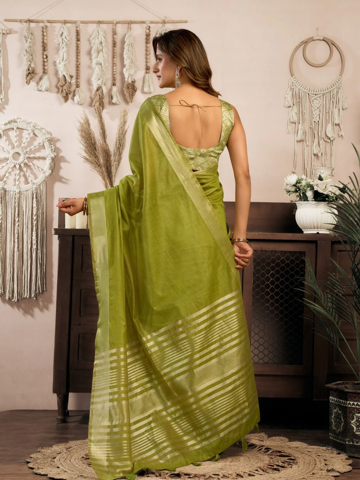 Odette Olive Green Cotton Blend Woven Saree For Women - Image 3