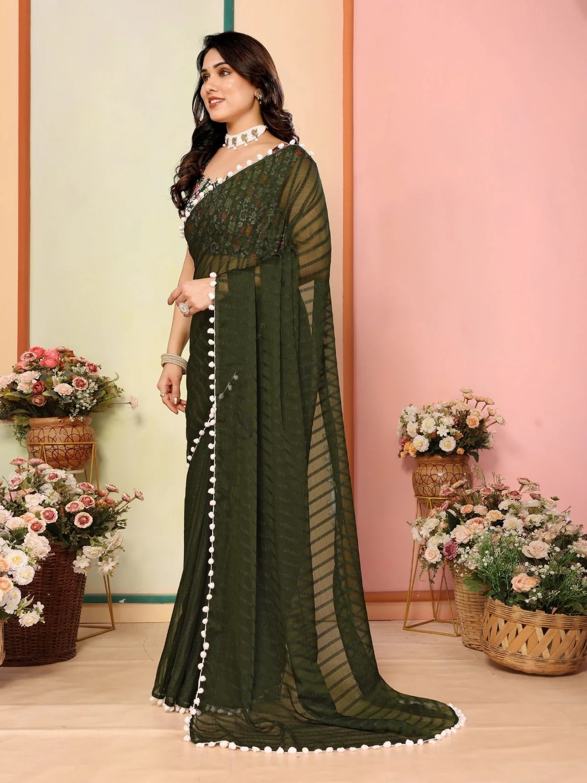 Odette Olive Green Georgette Plain Saree For Women - Image 2