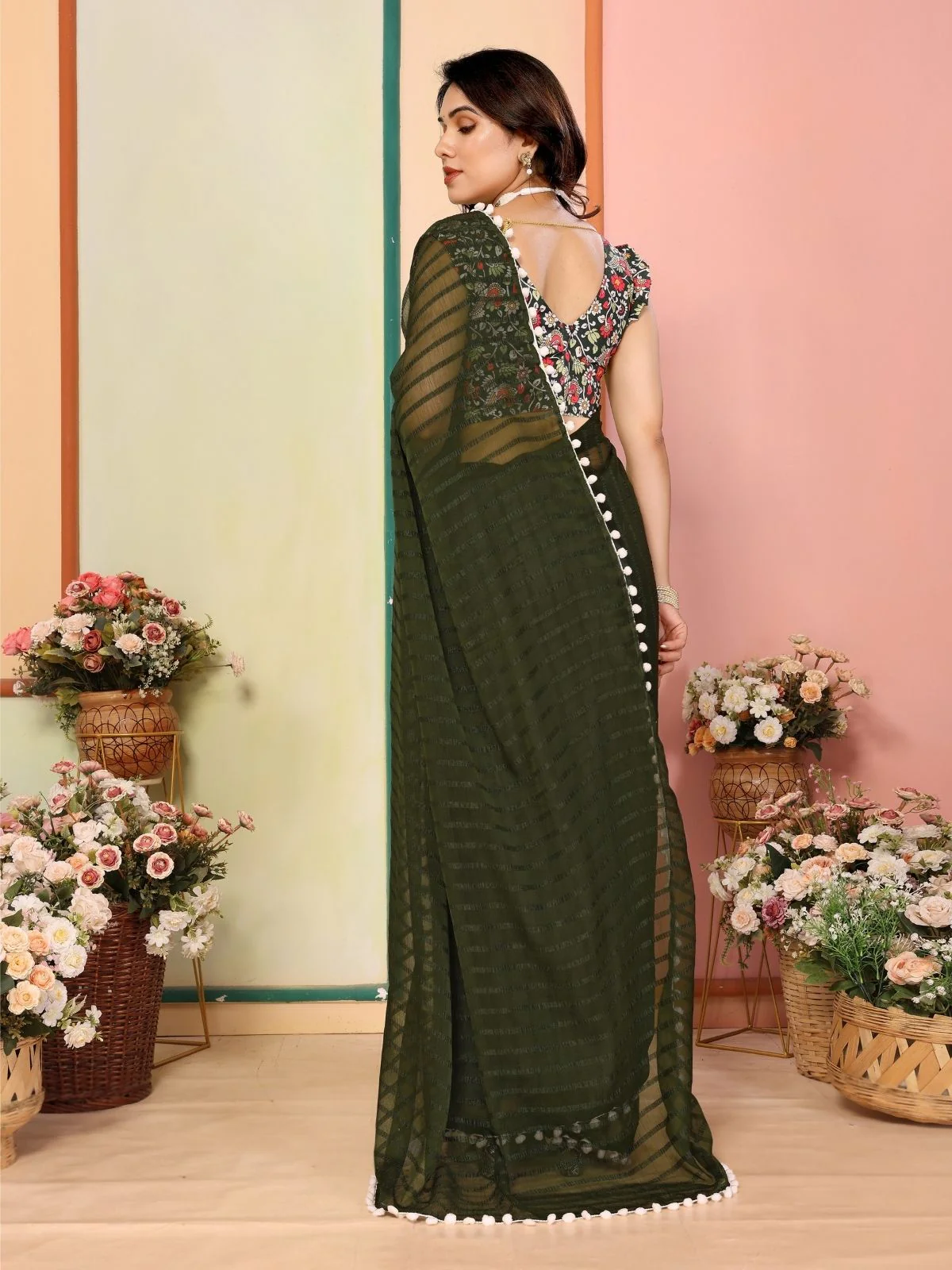 Odette Olive Green Georgette Plain Saree For Women - Image 3