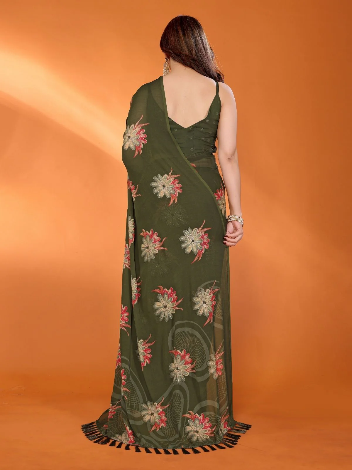 Odette Olive Green Silk Blend Floral Print Saree For Women - Image 3