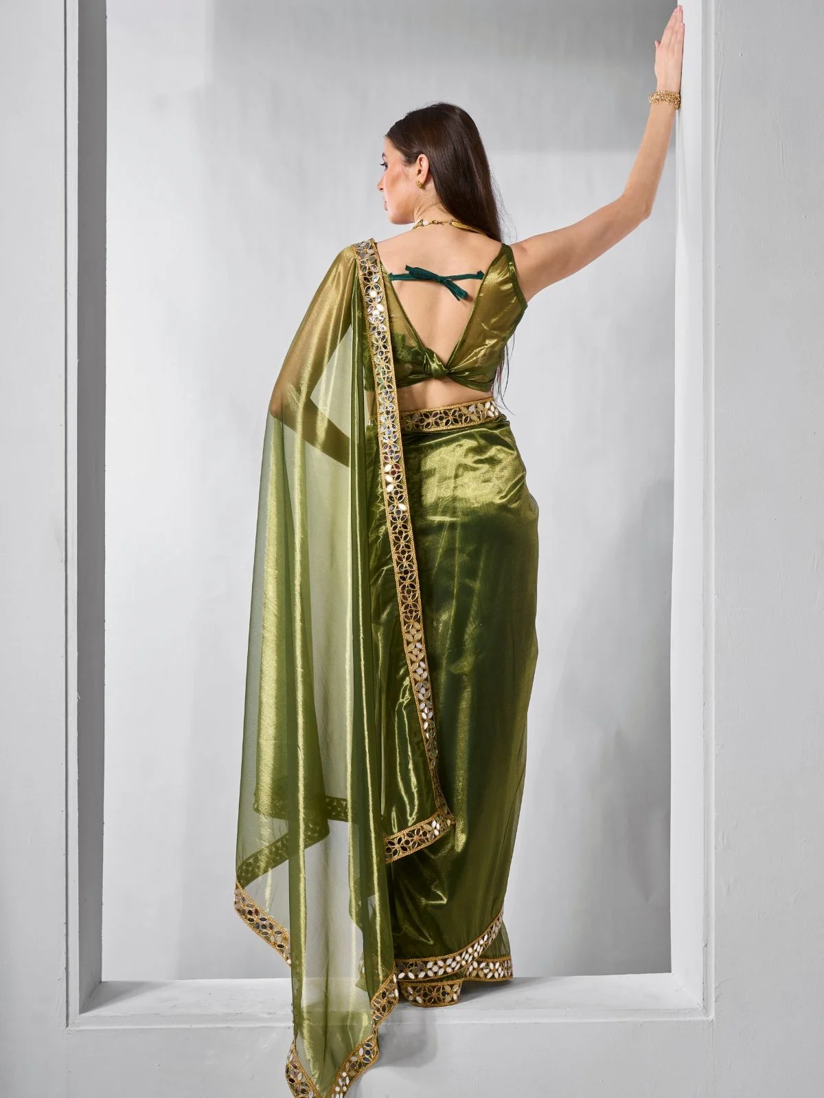 Odette Olive Net Solid Saree With Unstitched Blouse For Women - Image 4