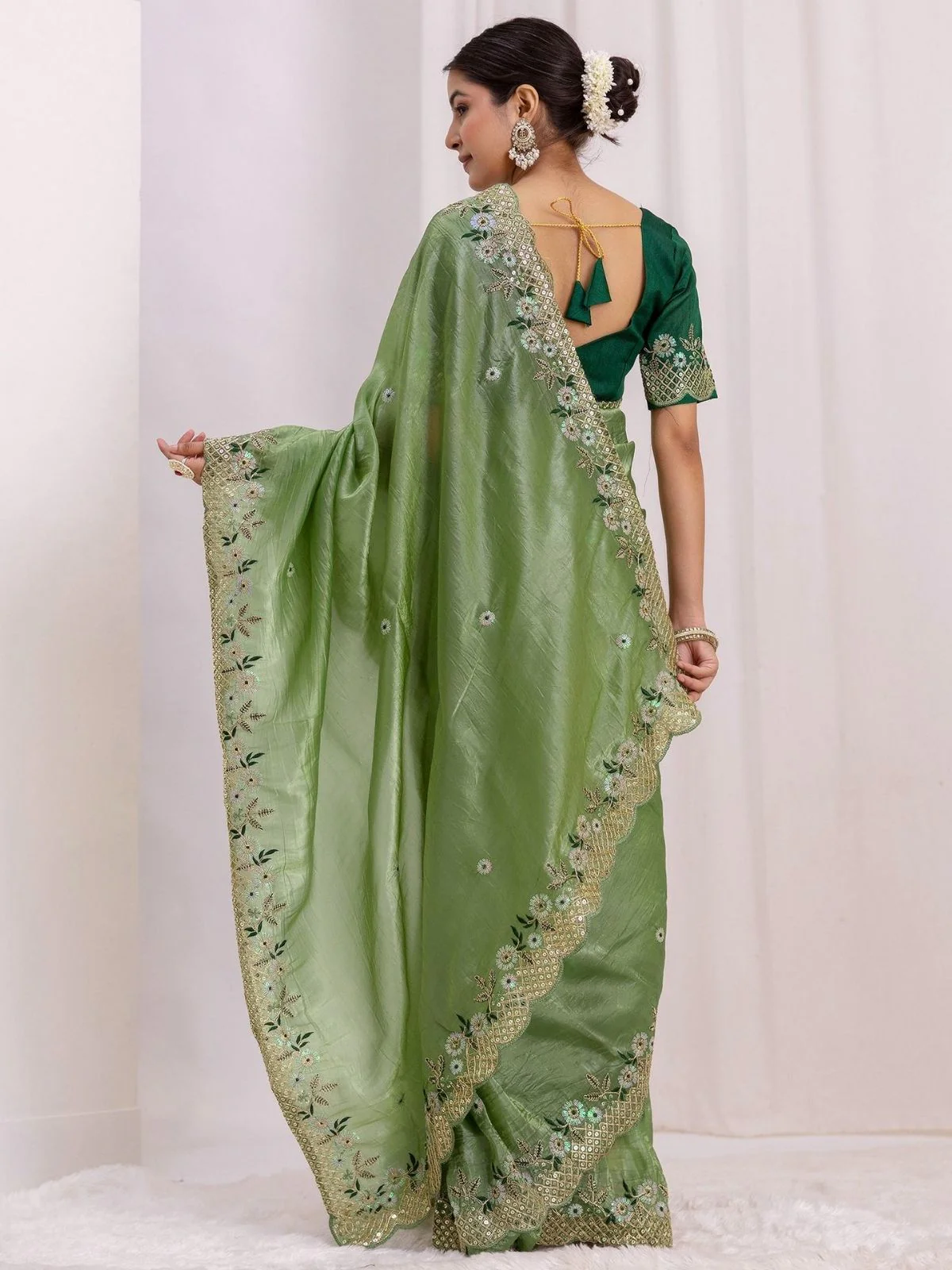 Odette Olive Silk Blend Embroidered Solid Saree For Women - Image 2