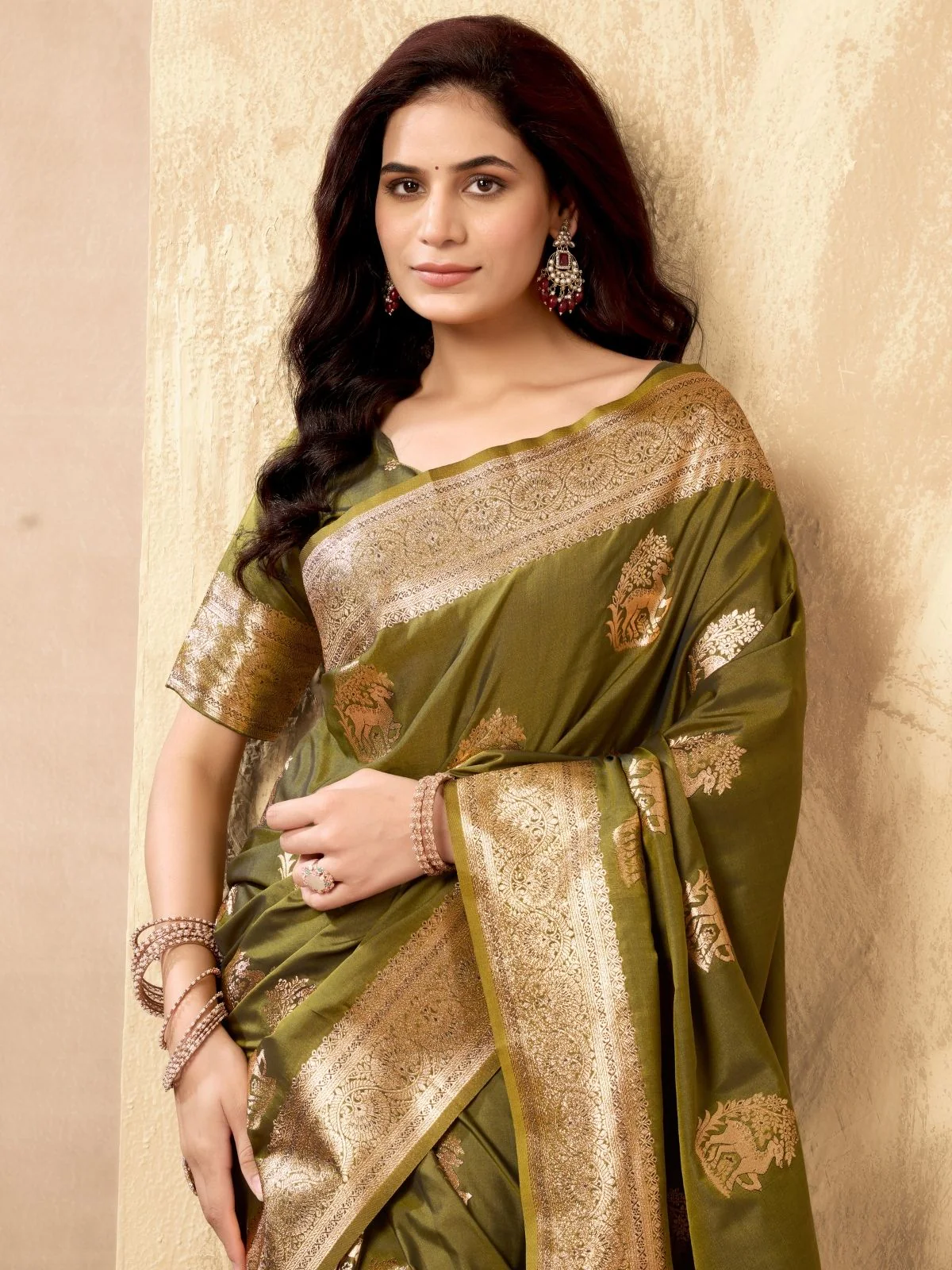 Odette Olive Silk Blend Woven Saree For Women - Image 5