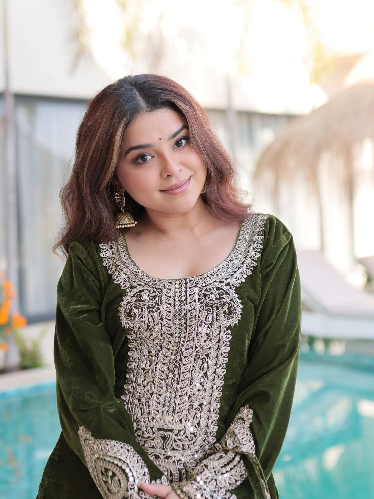 Odette Olive Velvet Embroidered Kurta Set For Women - Image 4