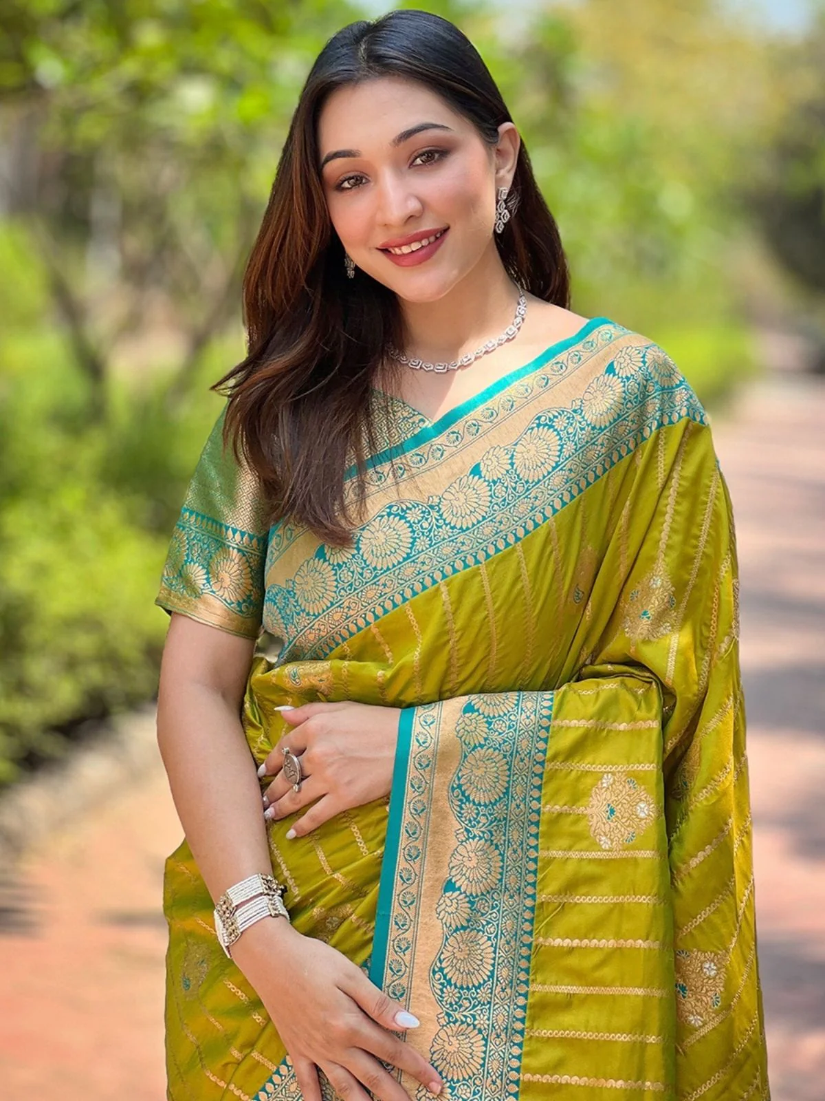 Odette Olive Woven Design Soft Silk Saree With Unstitched Blouse For Women - Image 3