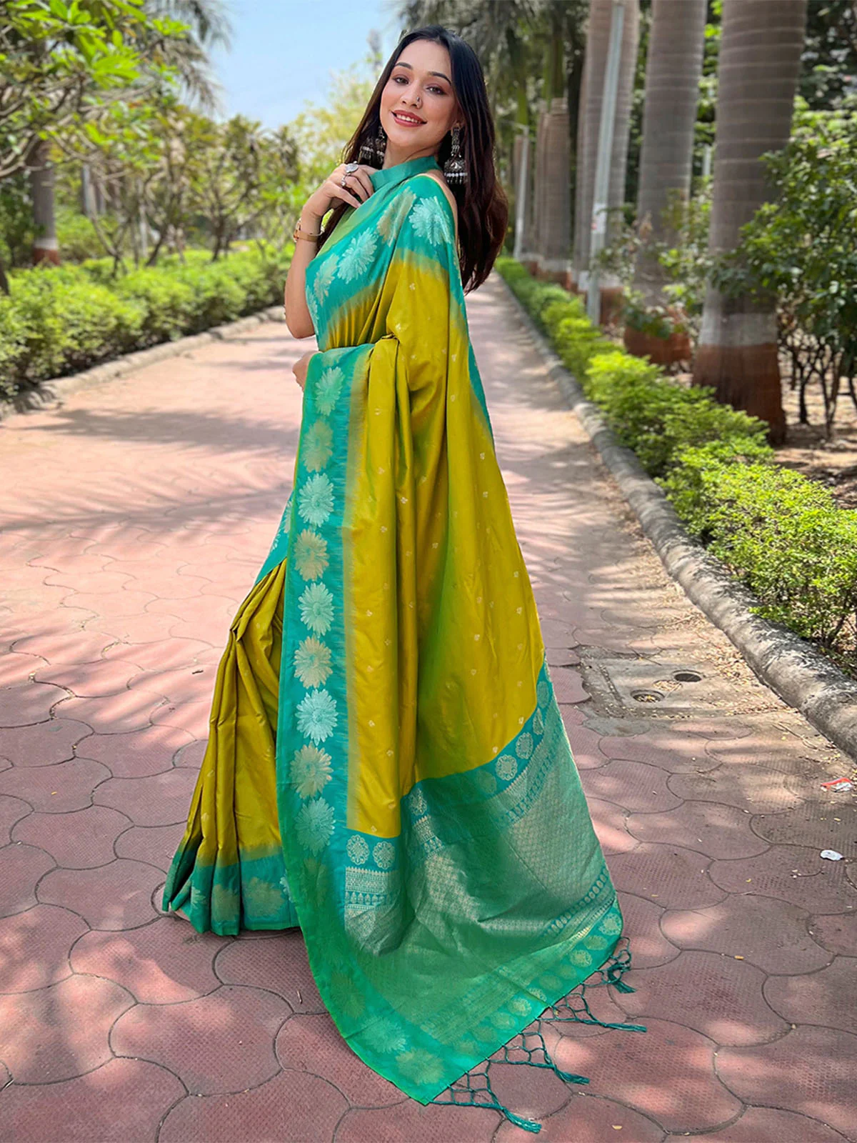 Odette Olive Woven Design Soft Silk Saree With Unstitched Blouse For Women - Image 2