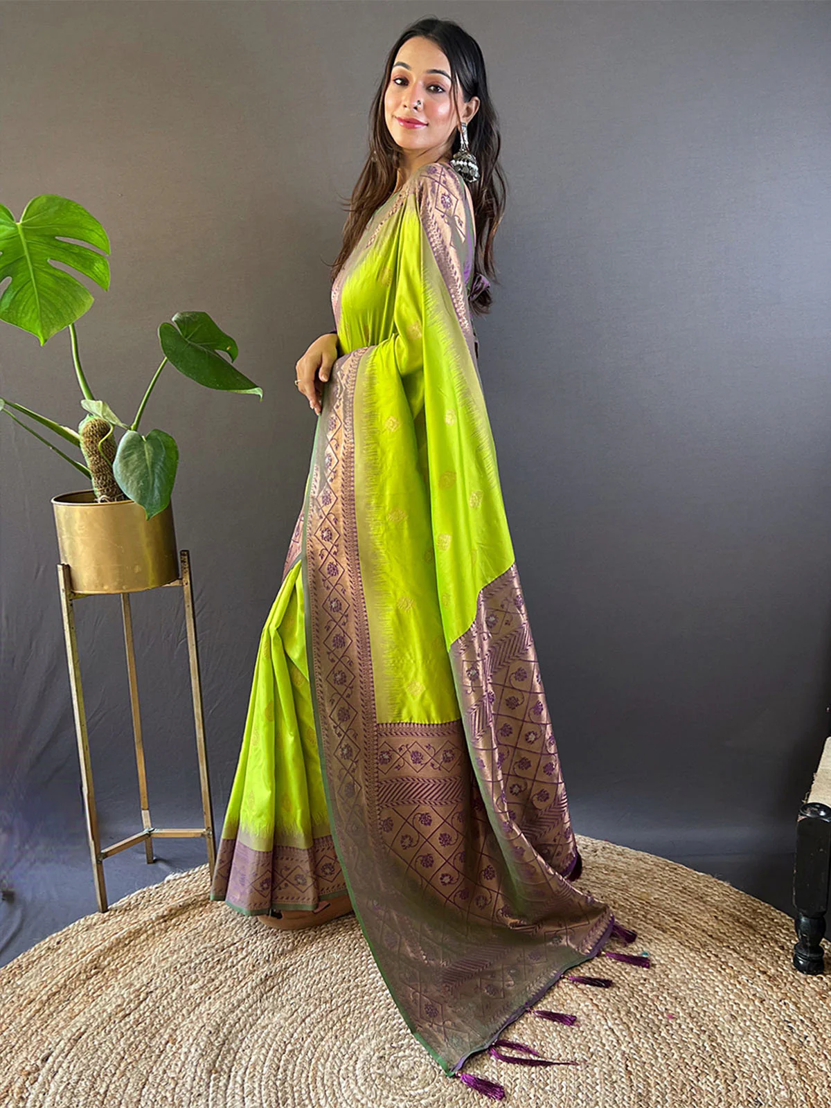 Odette Olive Woven Design Soft Silk Saree With Unstitched Blouse For Women - Image 2