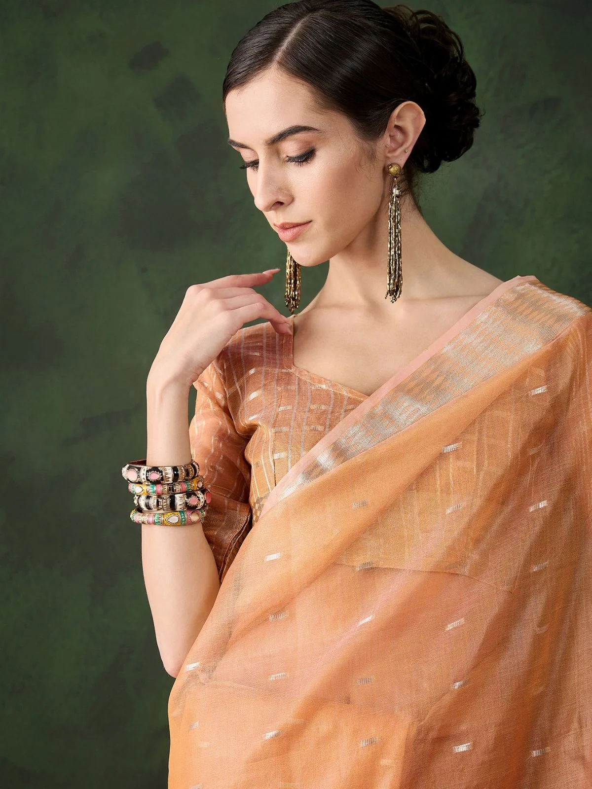 Odette Orange Organza Woven Saree With Unstitched Blouse For Women - Image 4