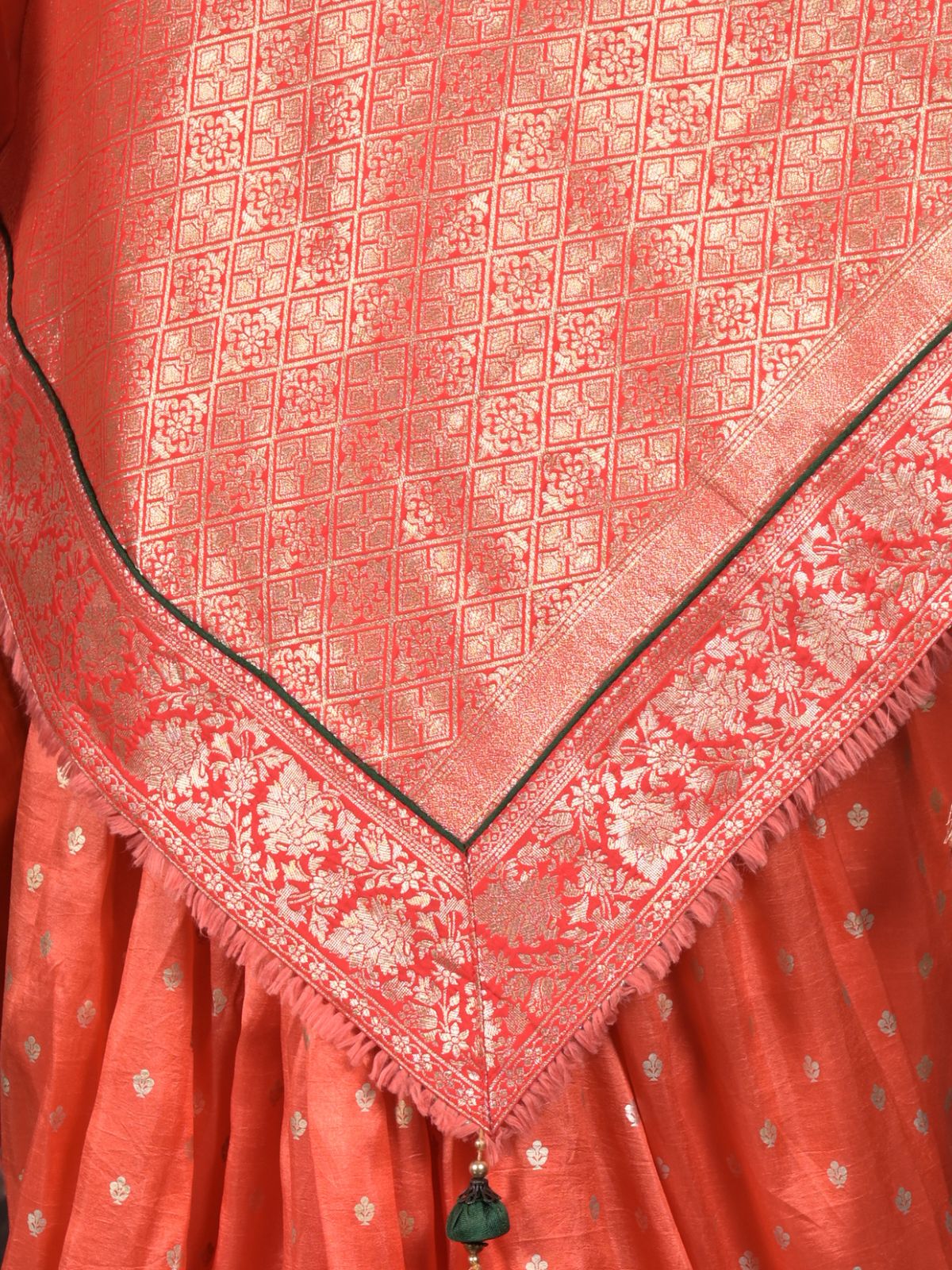 Odette Orange Printed Crepe Saree With Unstitched Blouse For Women - Image 6