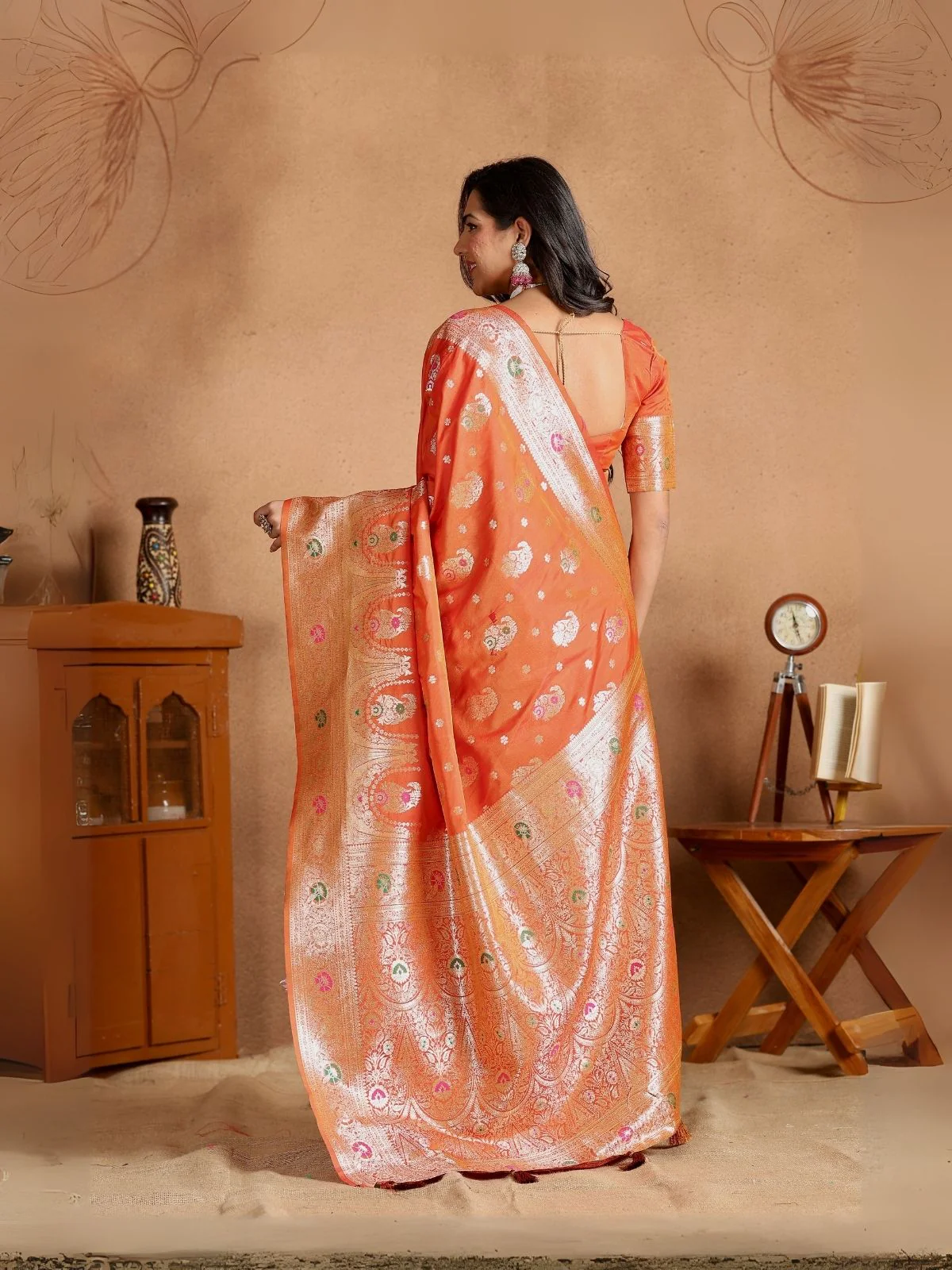 Odette Orange Silk Blend Woven Elegant Saree For Women - Image 3