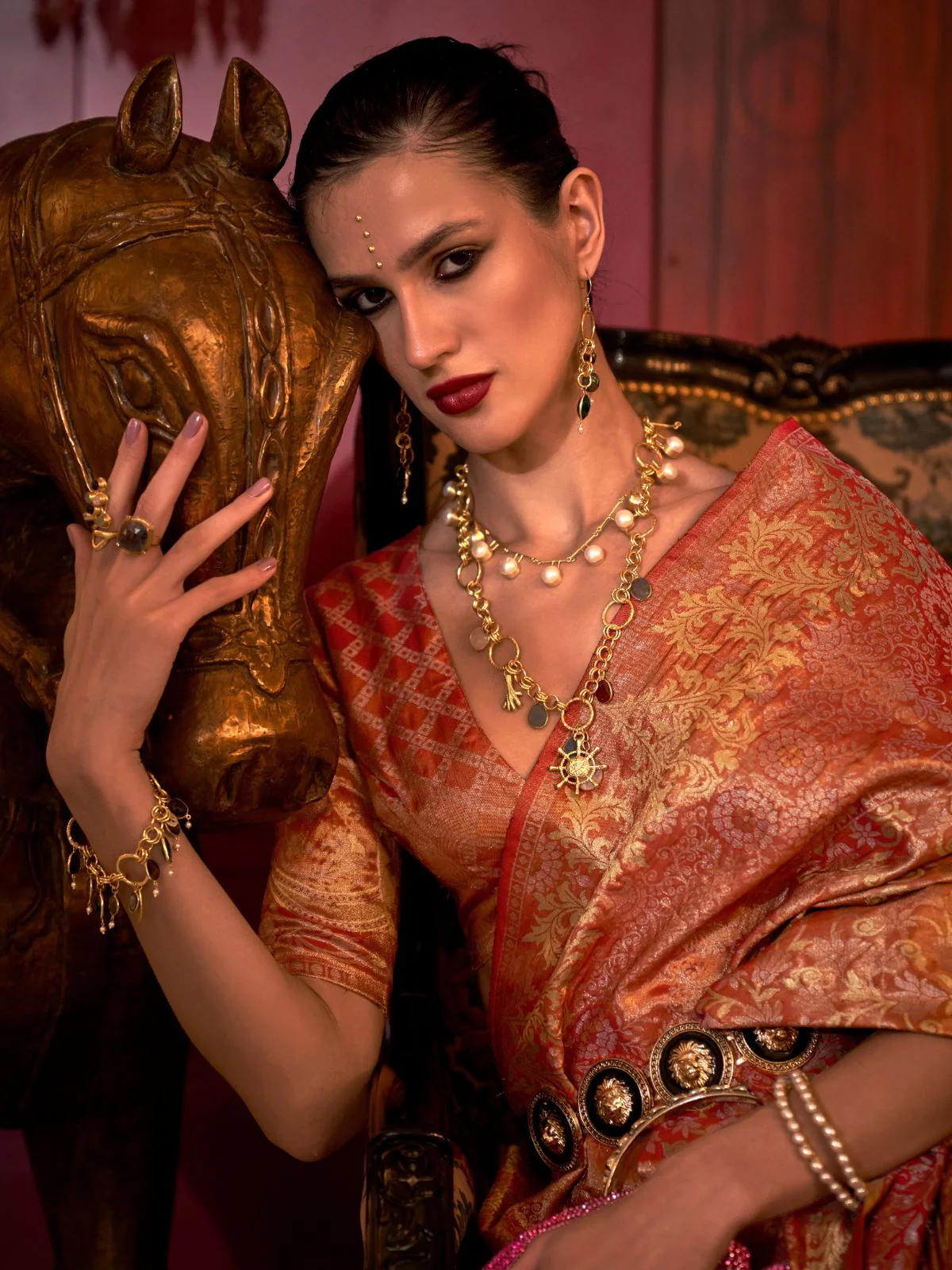 Odette Orange Silk Blend Woven Saree With Unstitched Blouse For  Women - Image 2