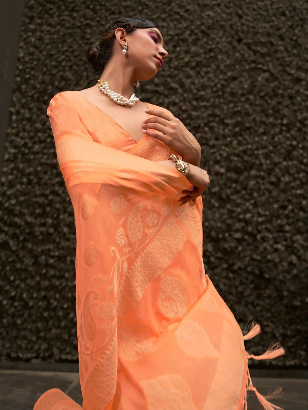 Odette Orange Woven Design Silk Blend Saree With Unstitched Blouse For Women - Image 2